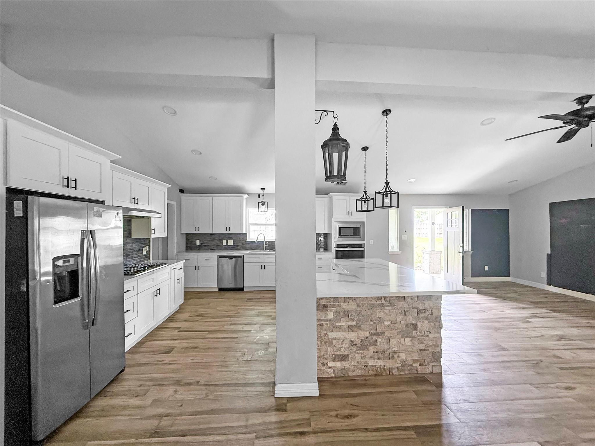 3706 Roberts Boulevard