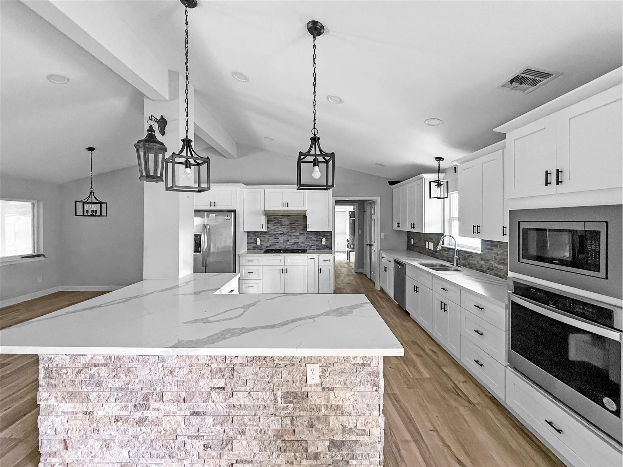 3706 Roberts Boulevard