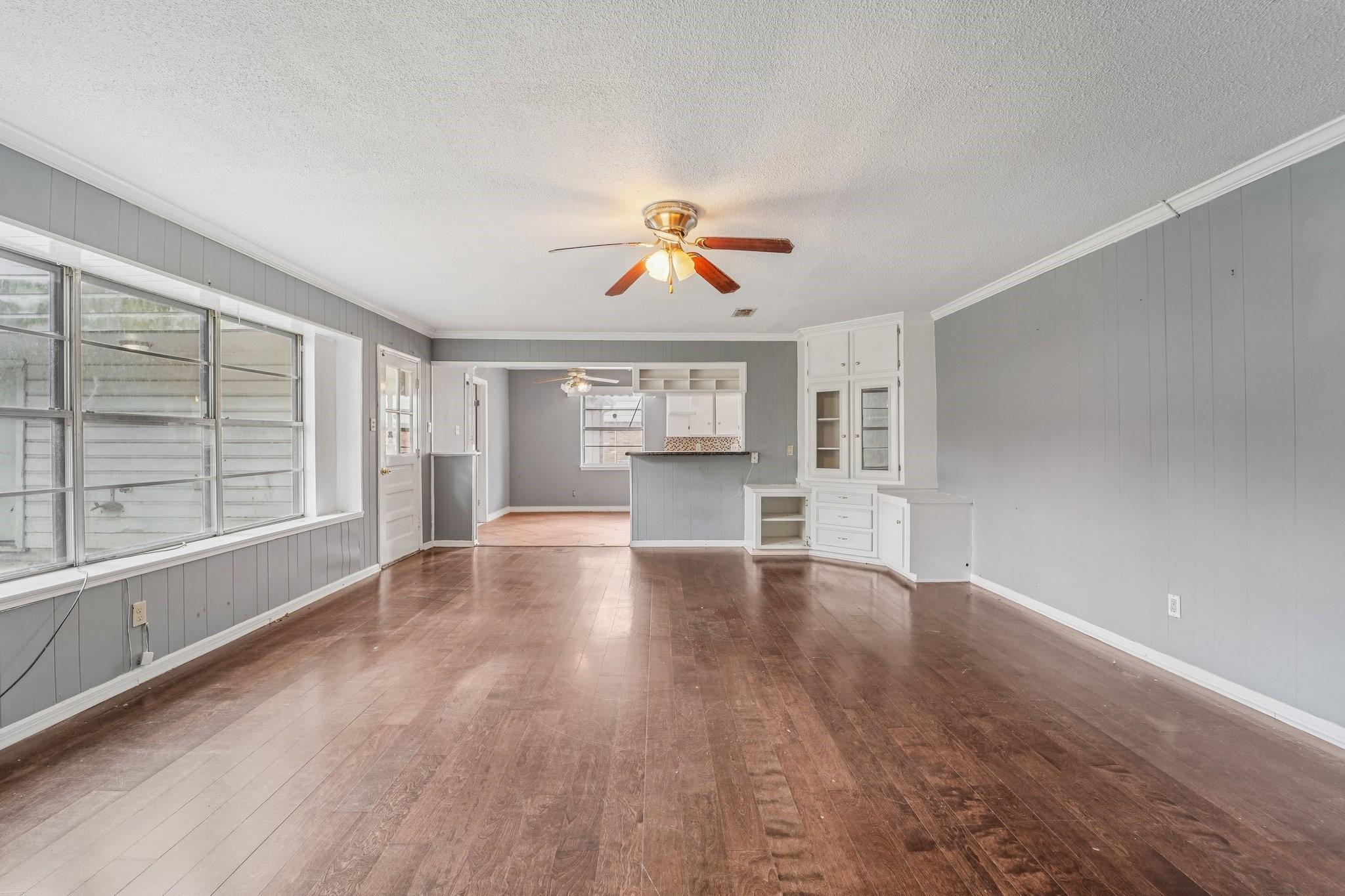 1011 Manatee Lane