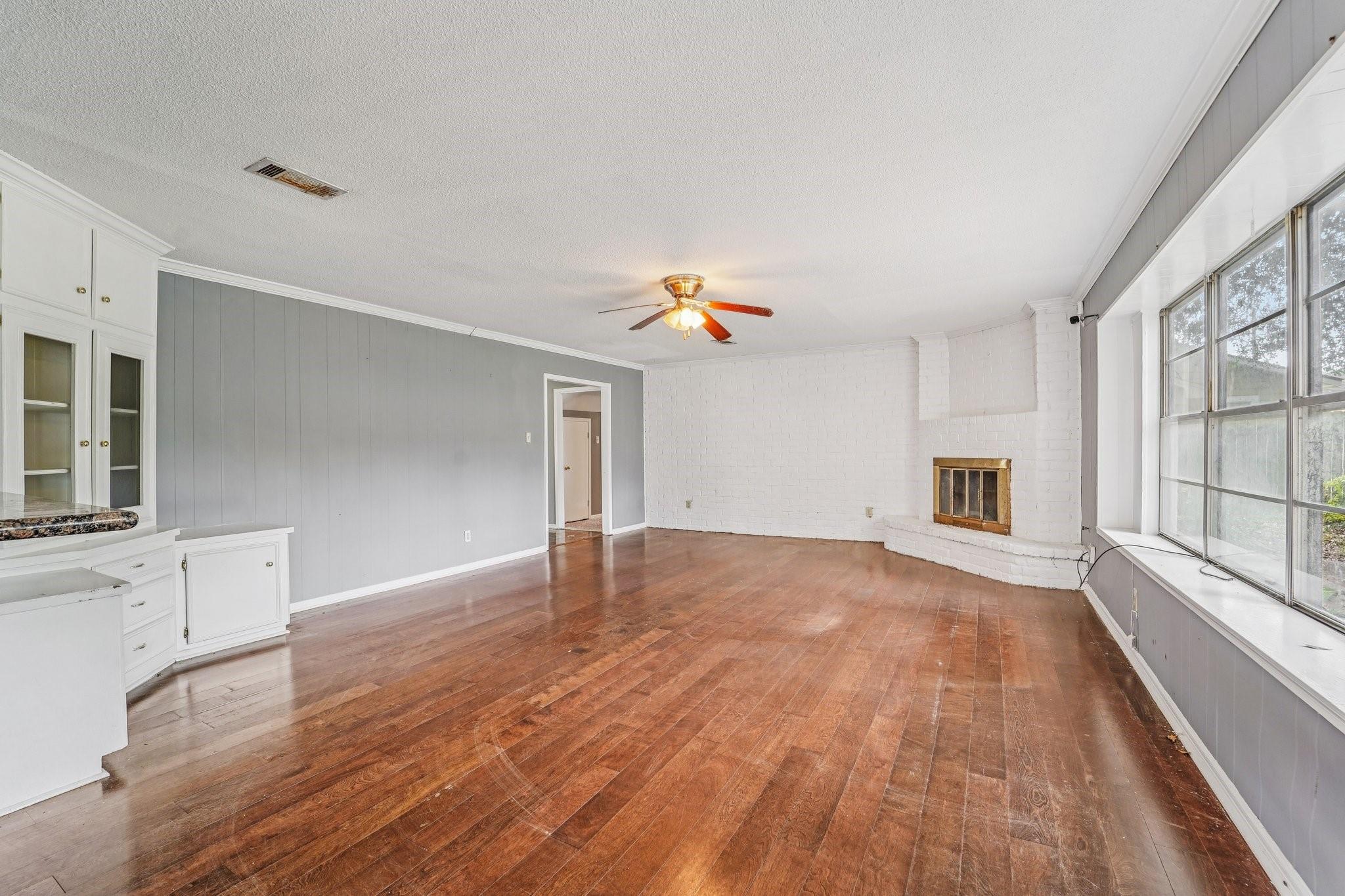 1011 Manatee Lane