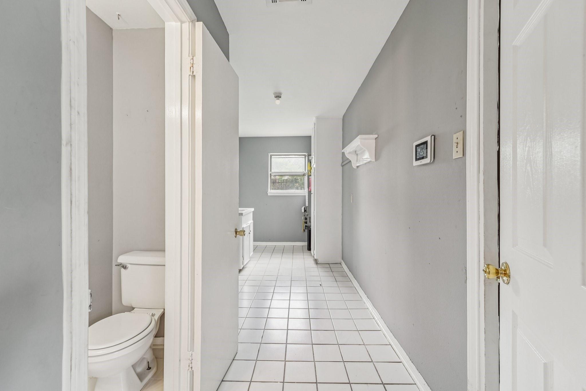 1011 Manatee Lane