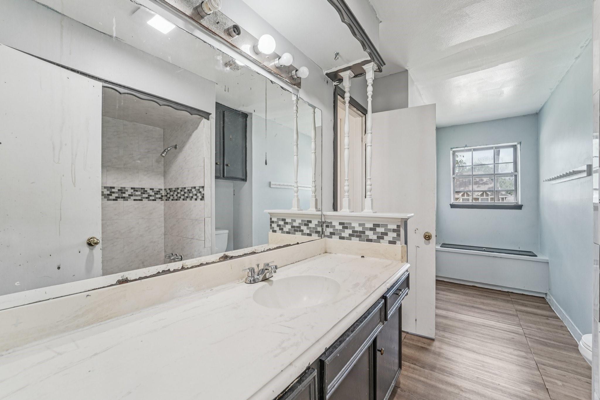 1011 Manatee Lane