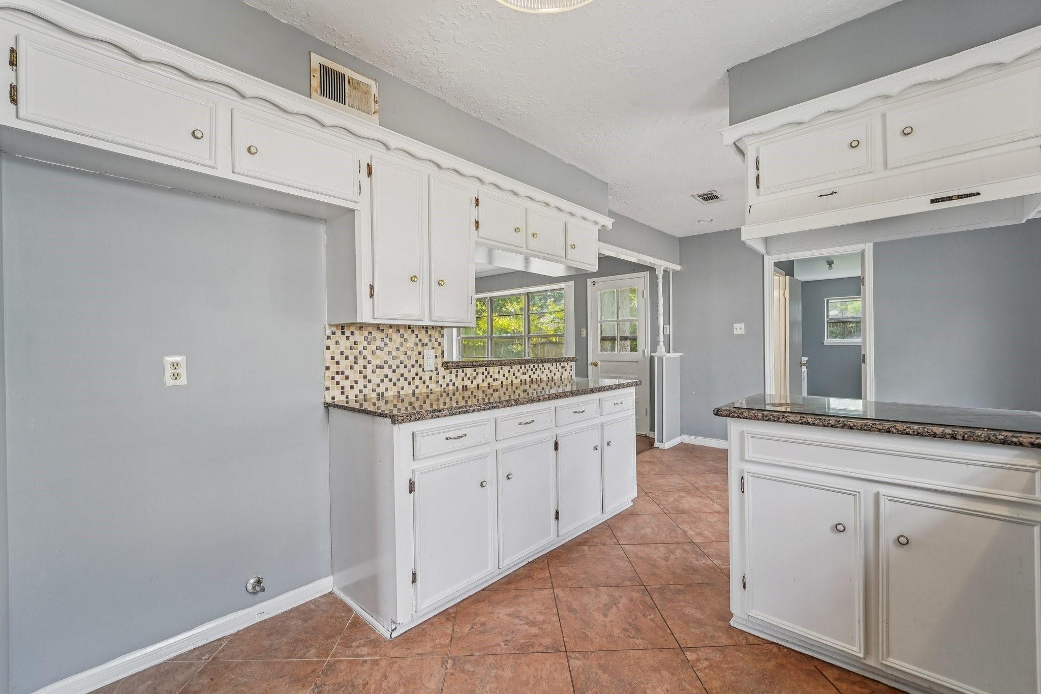 1011 Manatee Lane