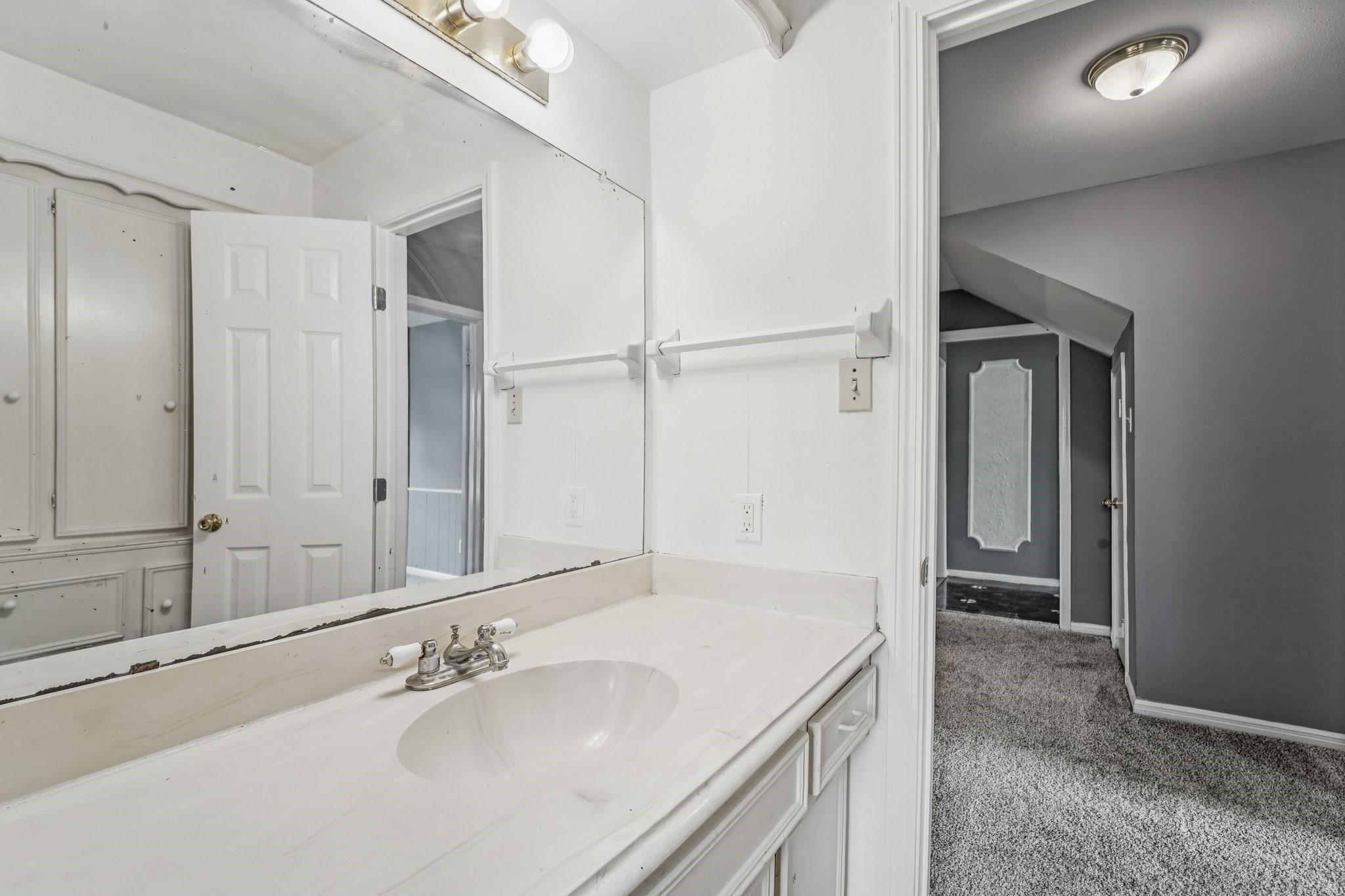 1011 Manatee Lane