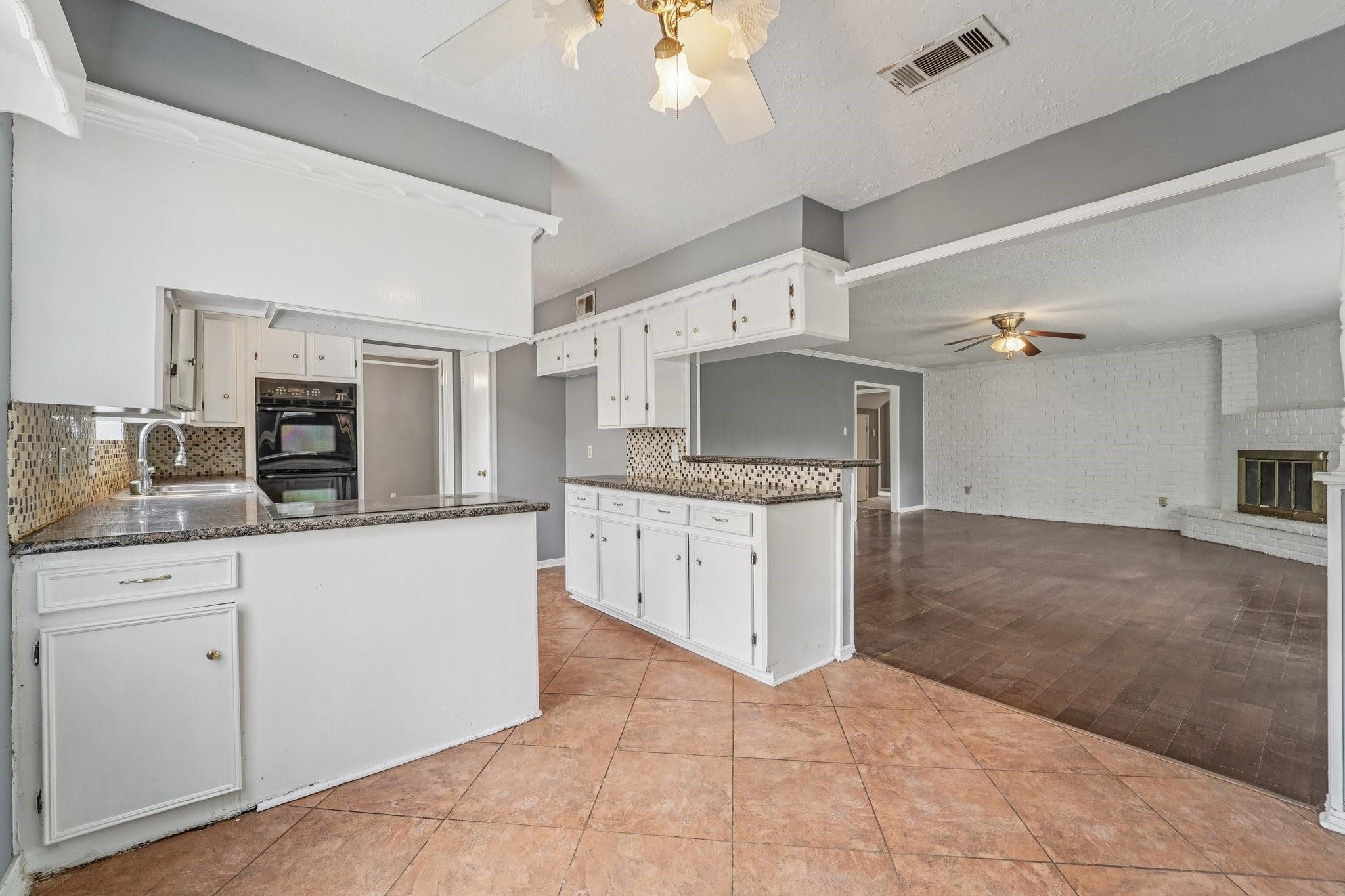 1011 Manatee Lane