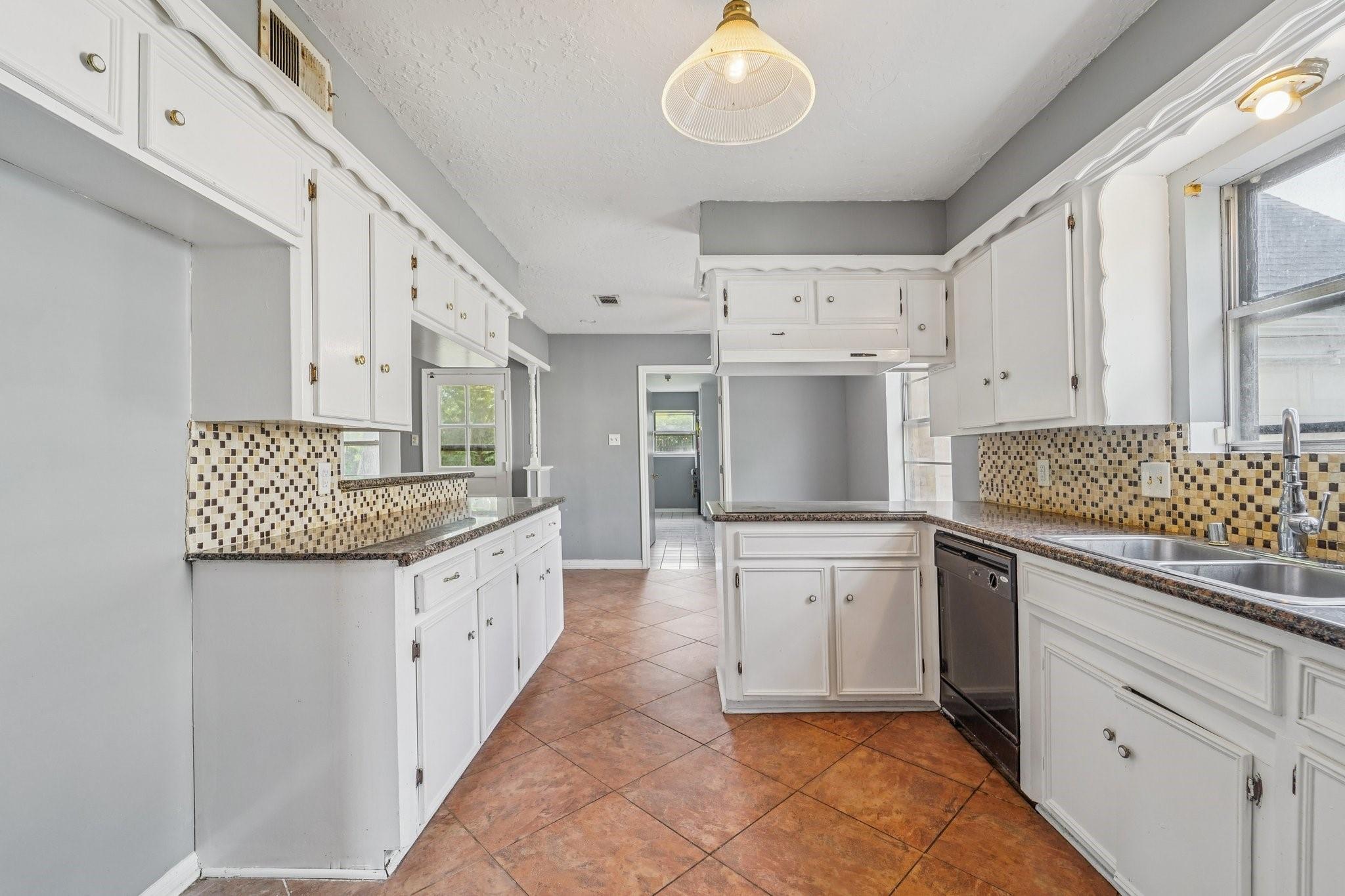 1011 Manatee Lane