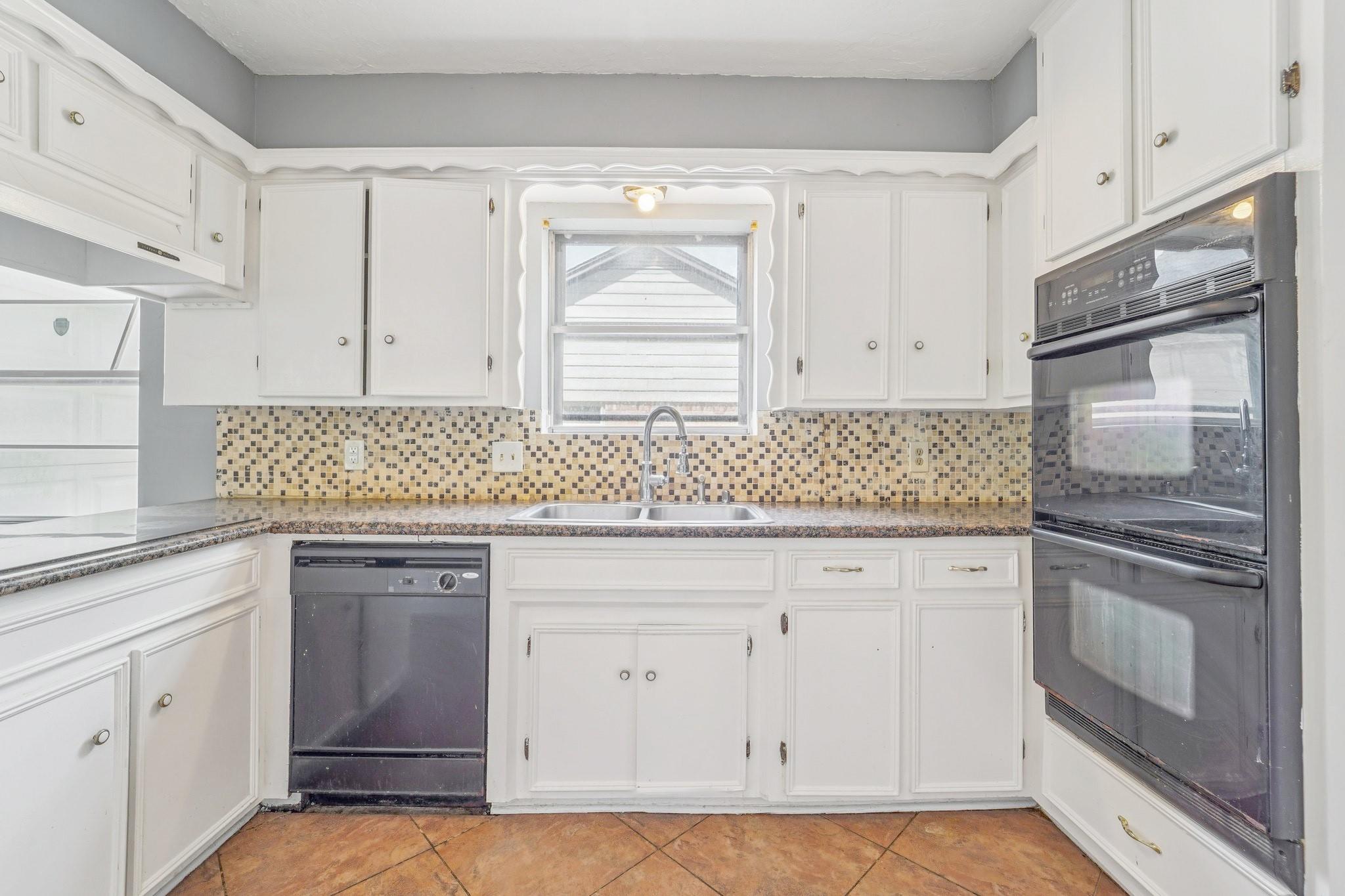 1011 Manatee Lane