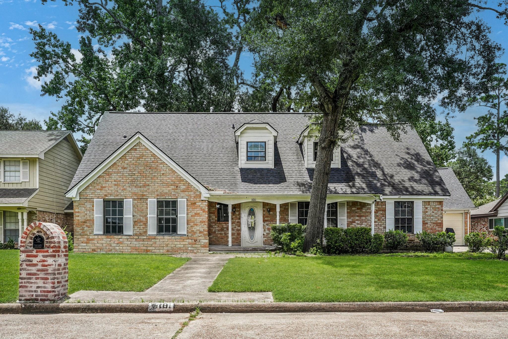 1011 Manatee Lane