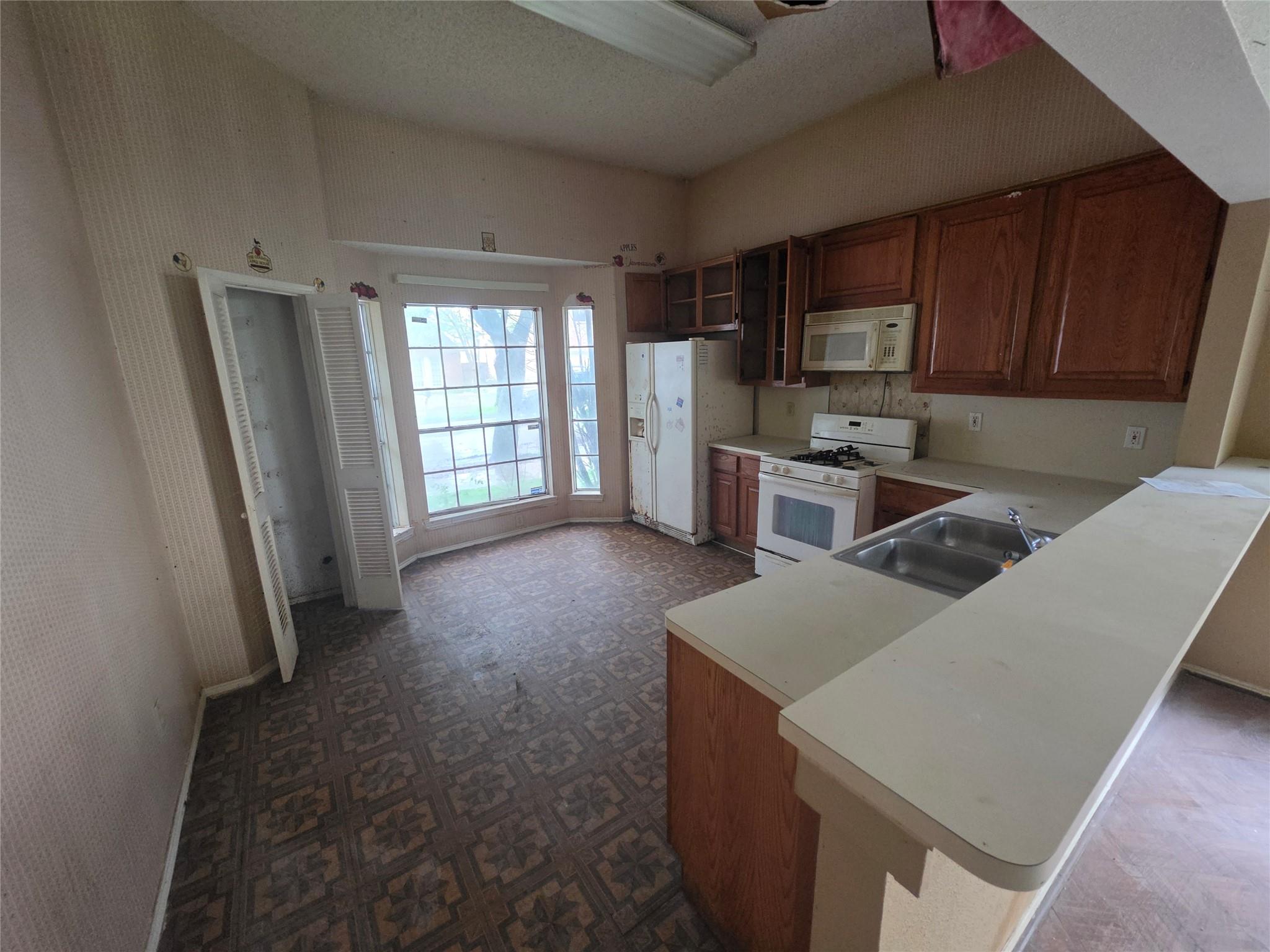 6915 Cape Forward Drive