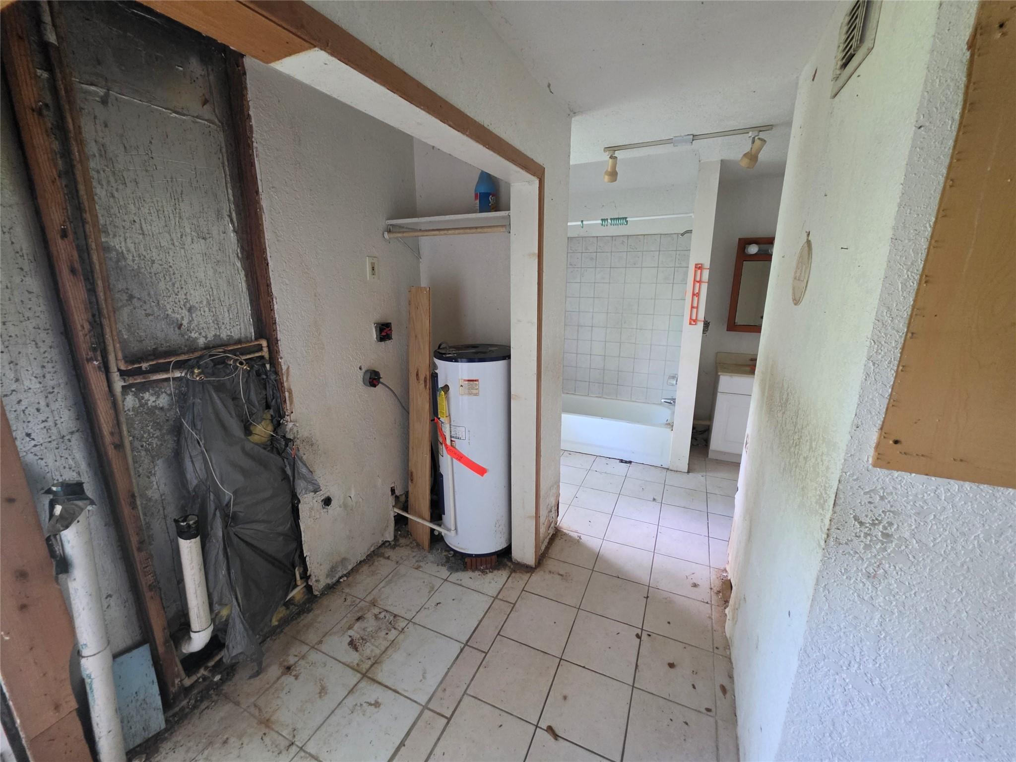 12222 Oak Hollow Lane