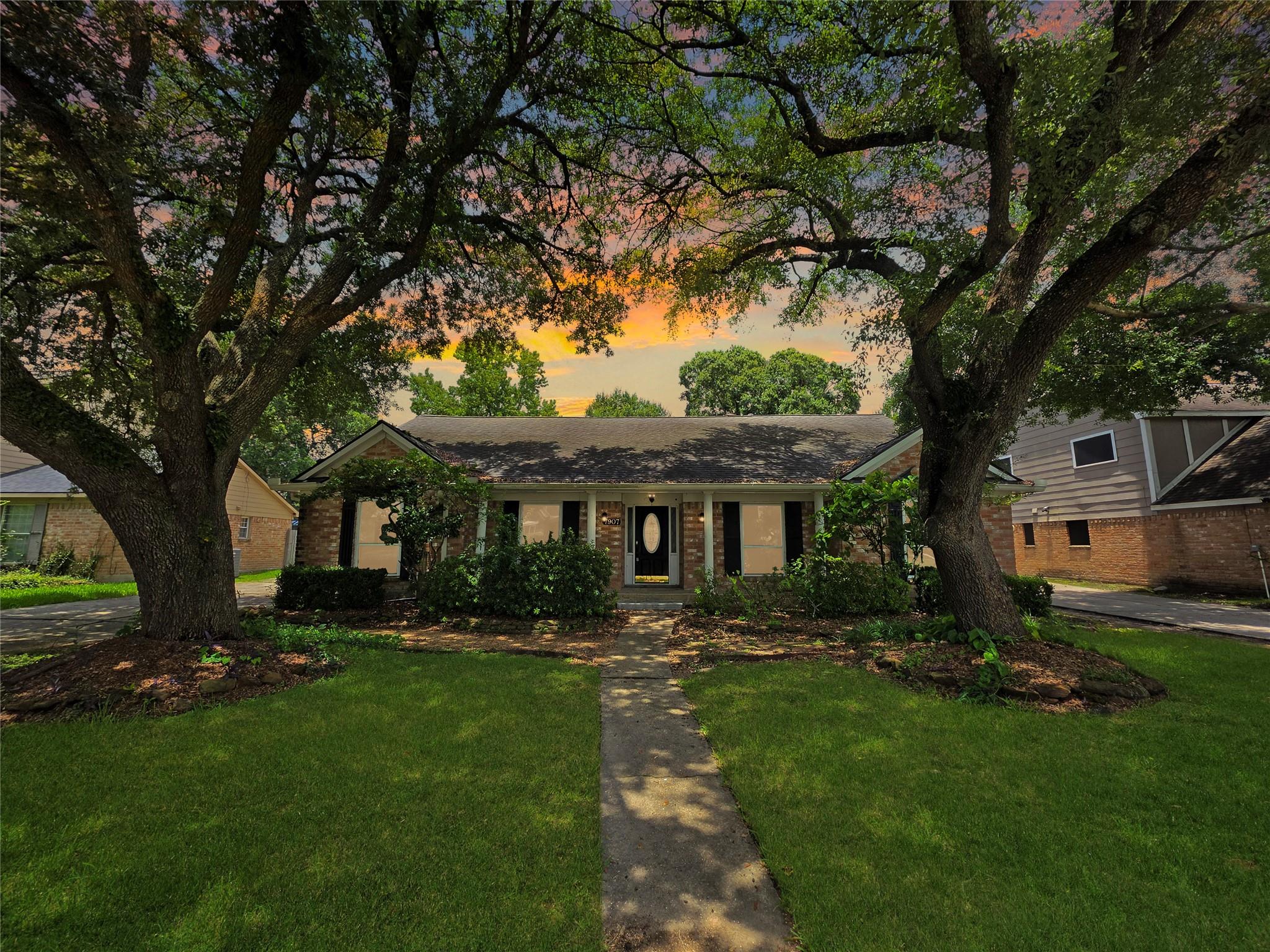 7907 12th Fairway Lane