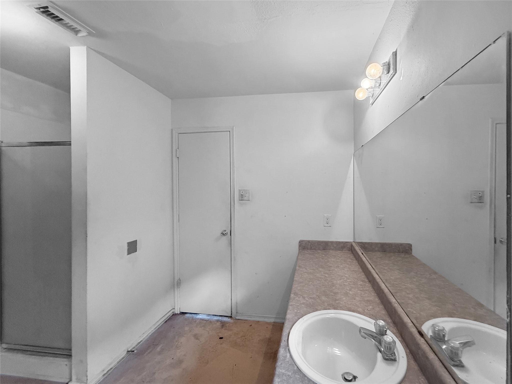13911 Honey Bee Court