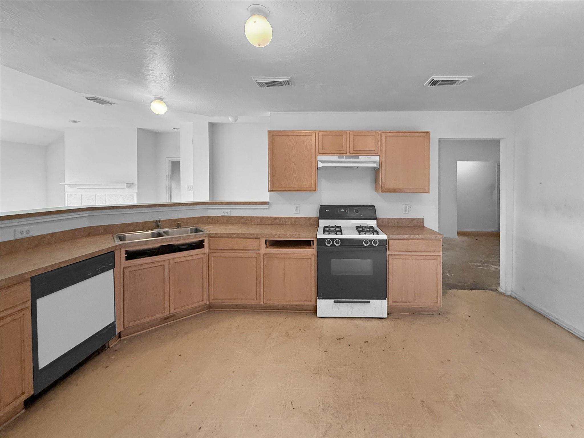 13911 Honey Bee Court