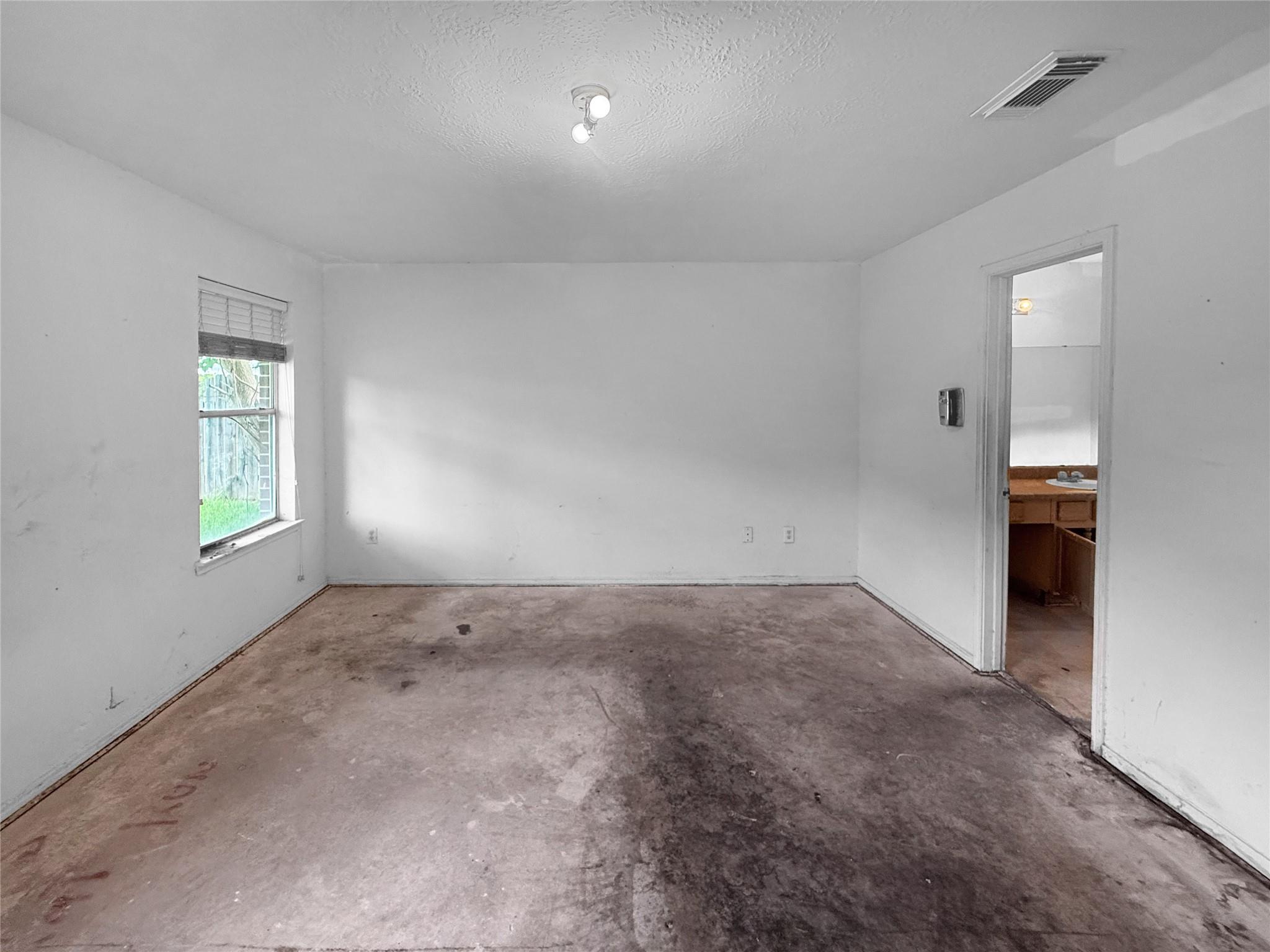 13911 Honey Bee Court