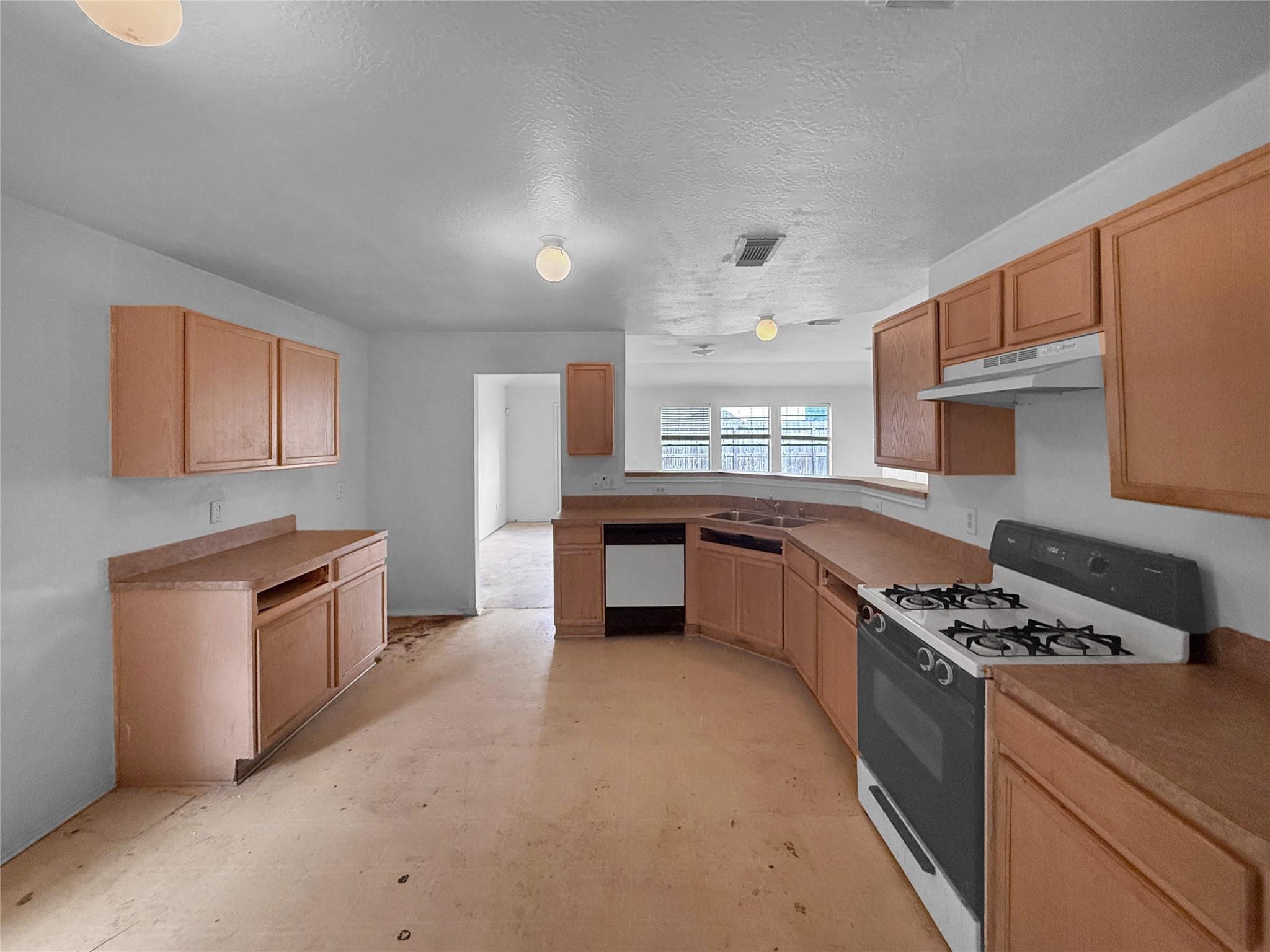 13911 Honey Bee Court