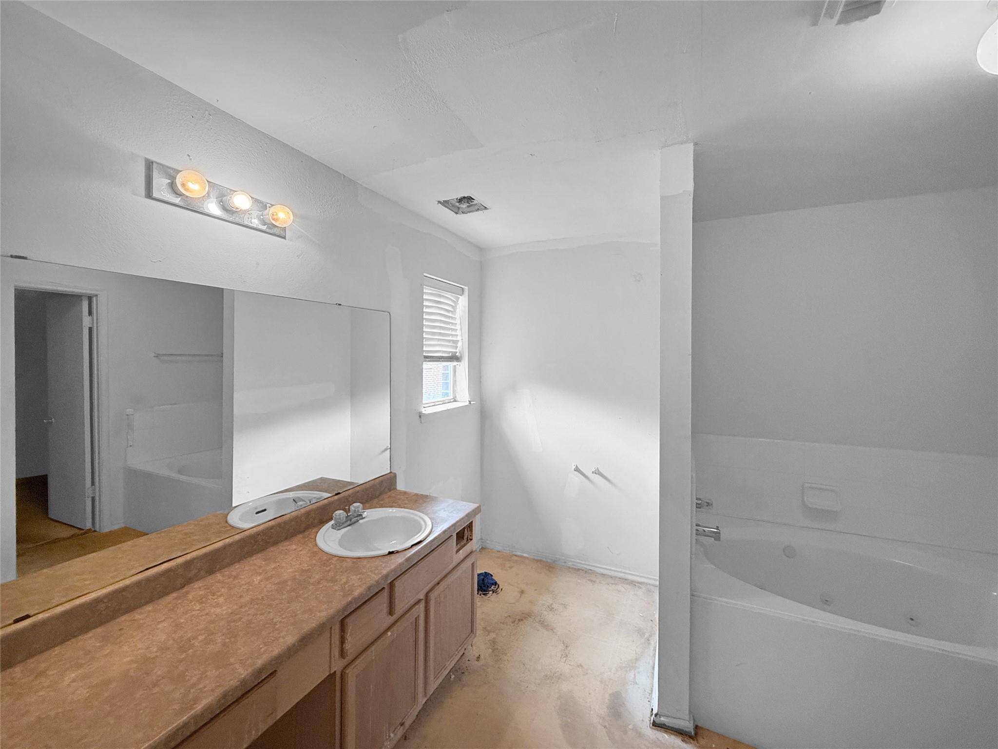 13911 Honey Bee Court