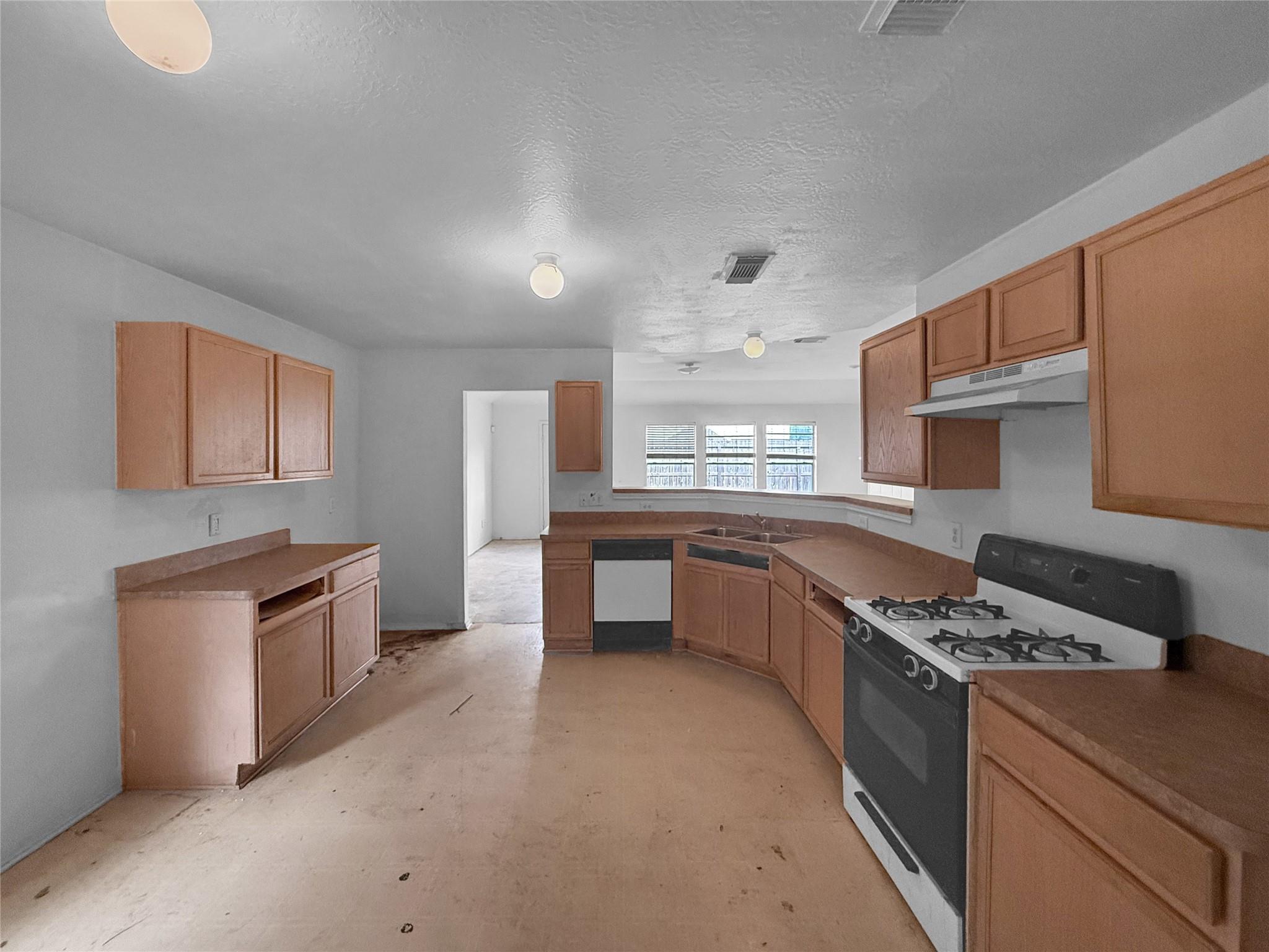 13911 Honey Bee Court