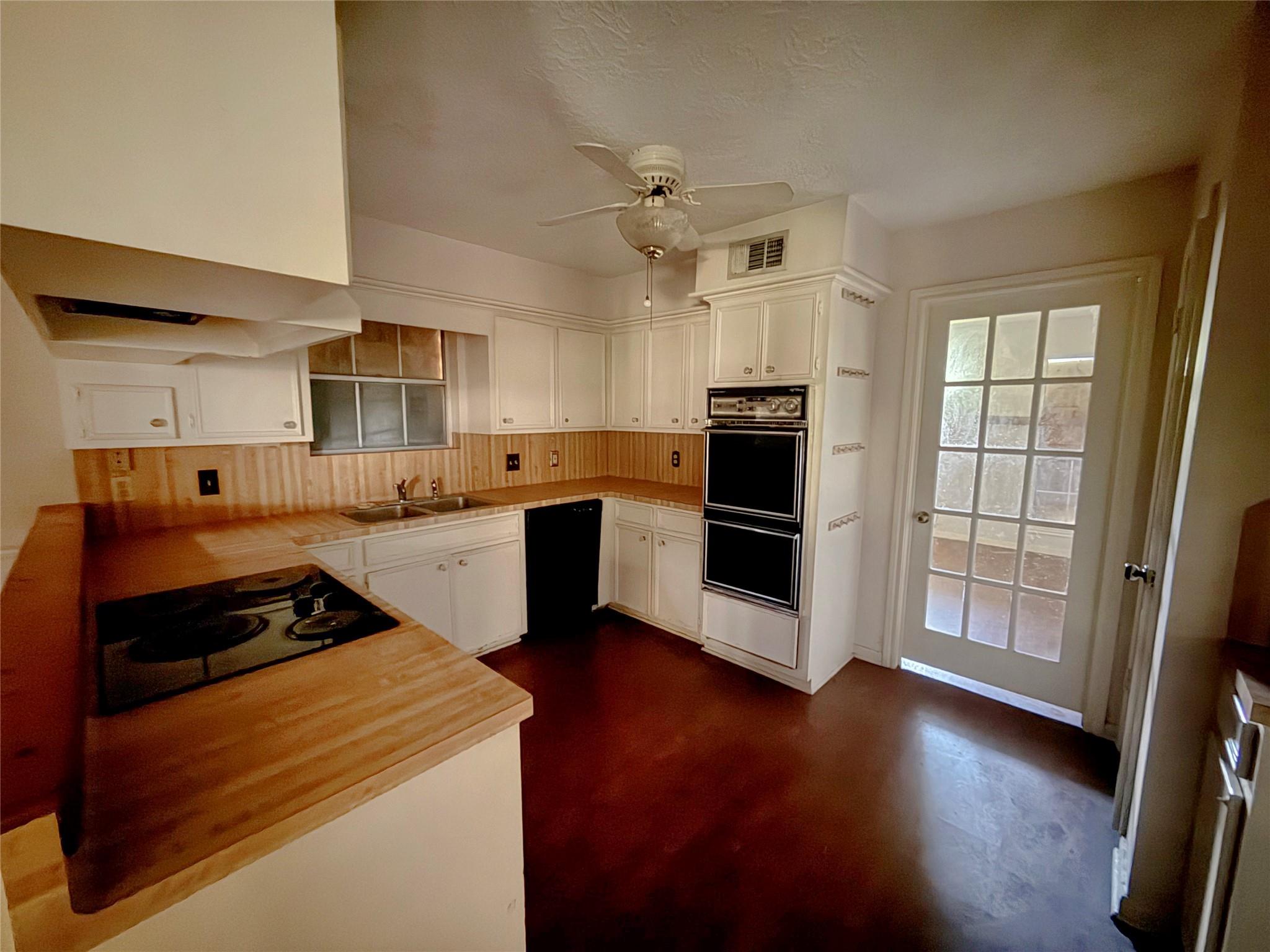 3919 Ridgeview Drive