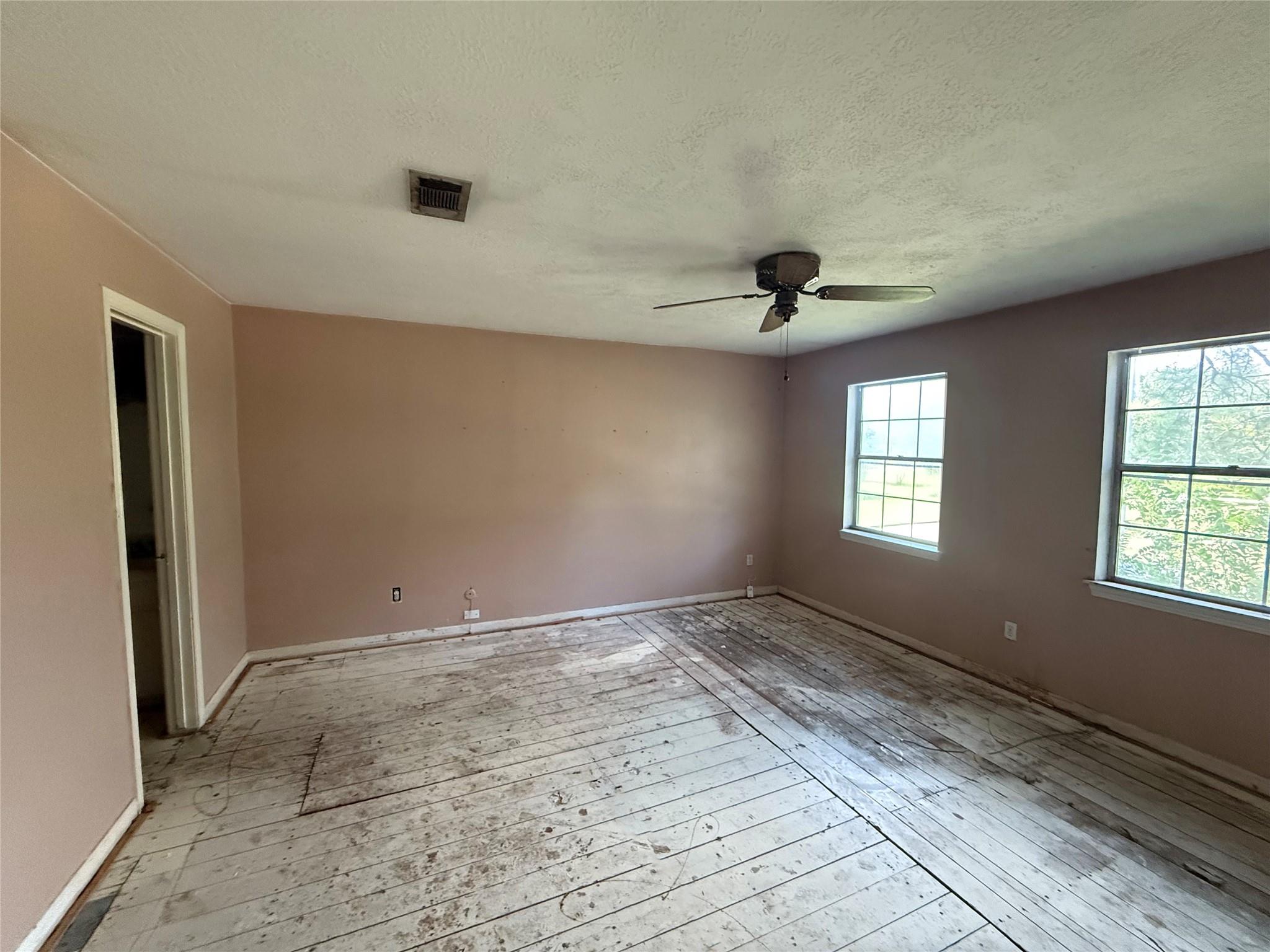 3919 Ridgeview Drive