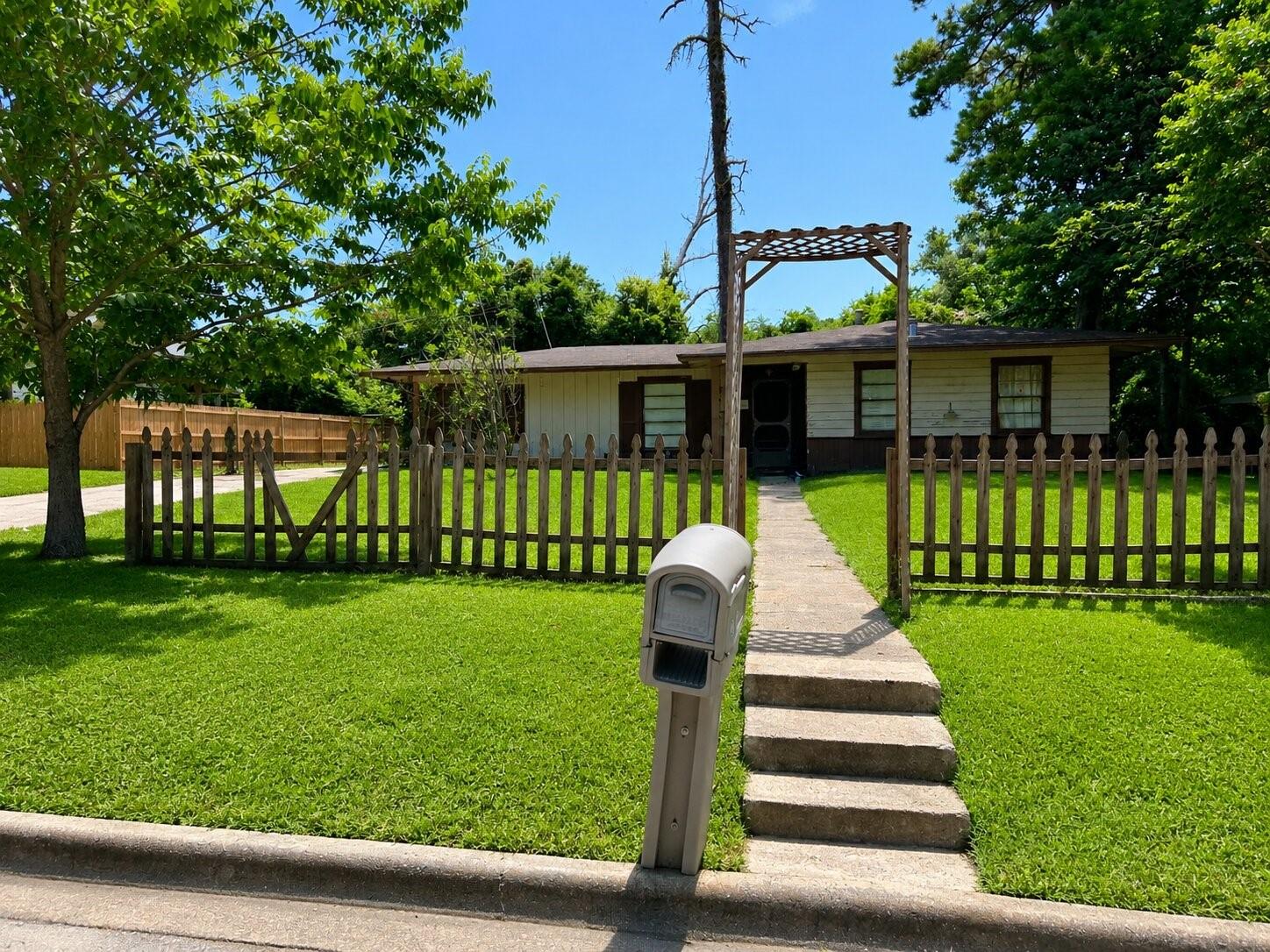 320 Temple Street