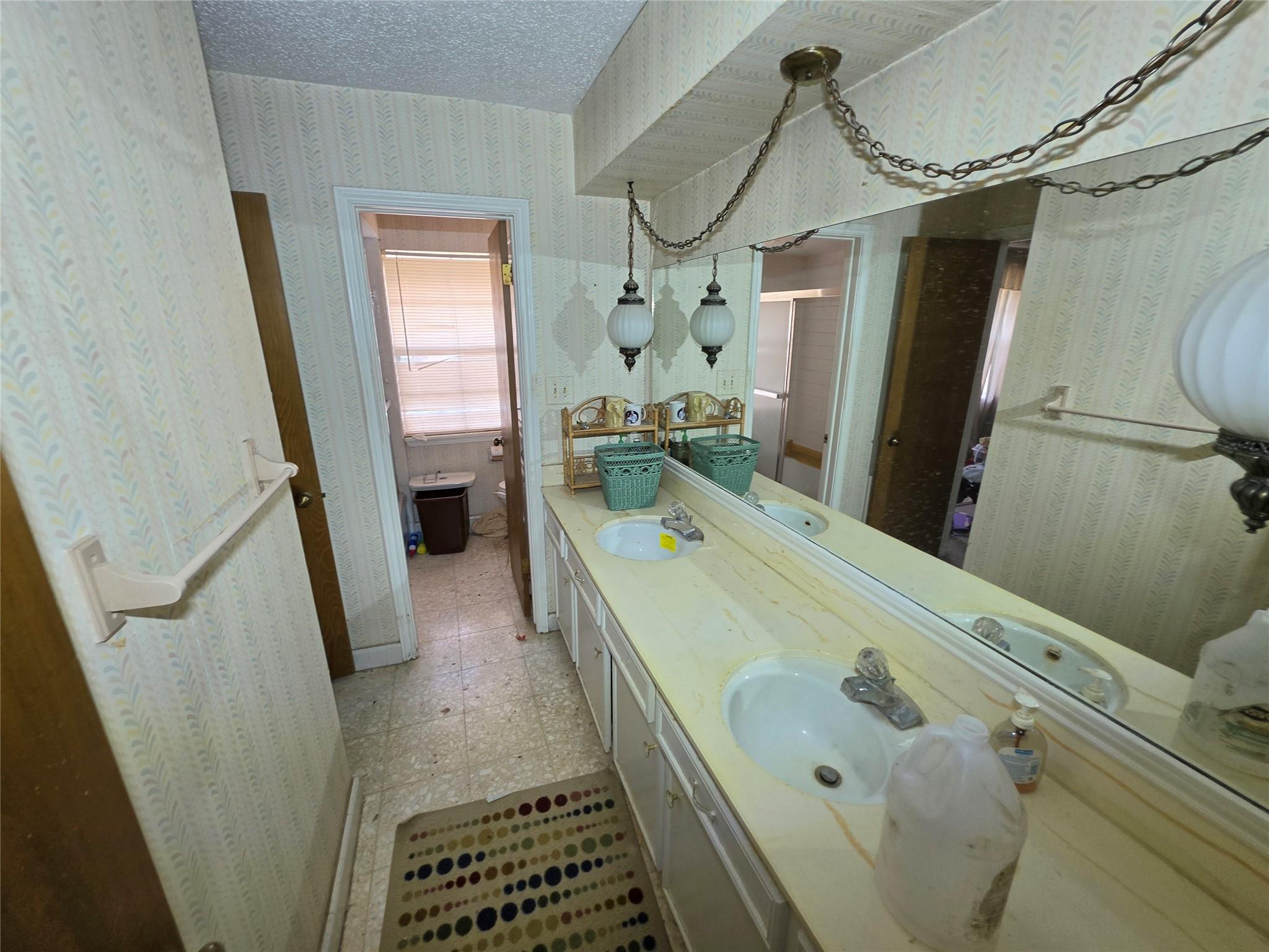 14915 Gladebrook Drive