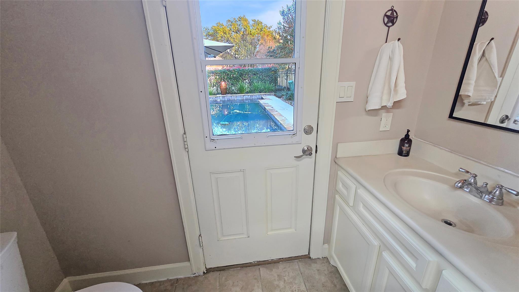 15305 Chichester Lane