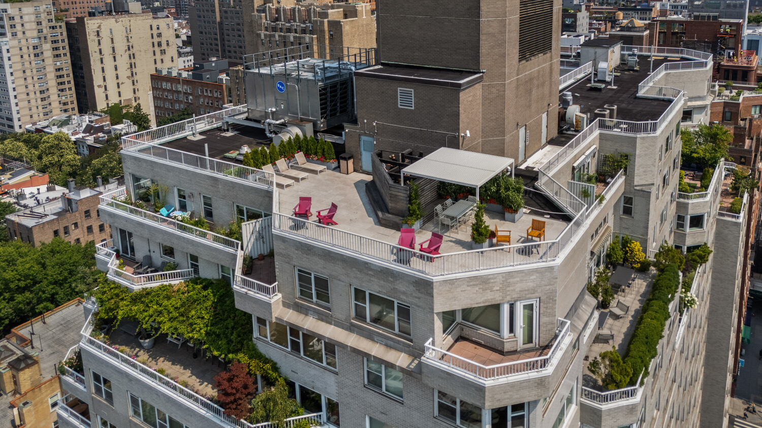 101 W 12TH Street 9Z