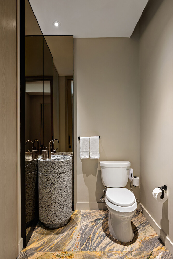 25 W 28TH Street PH43A