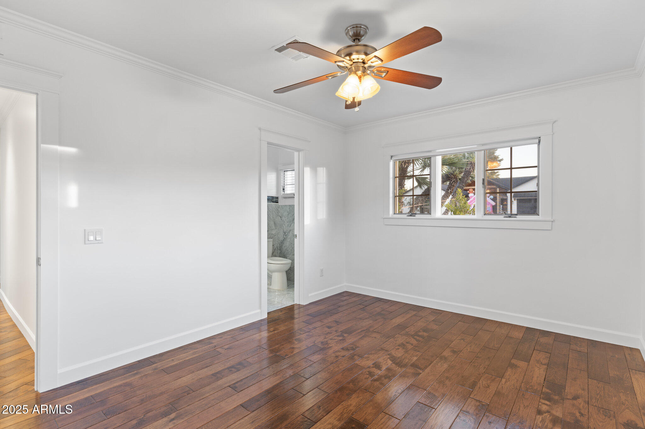 5328 E PINCHOT Avenue