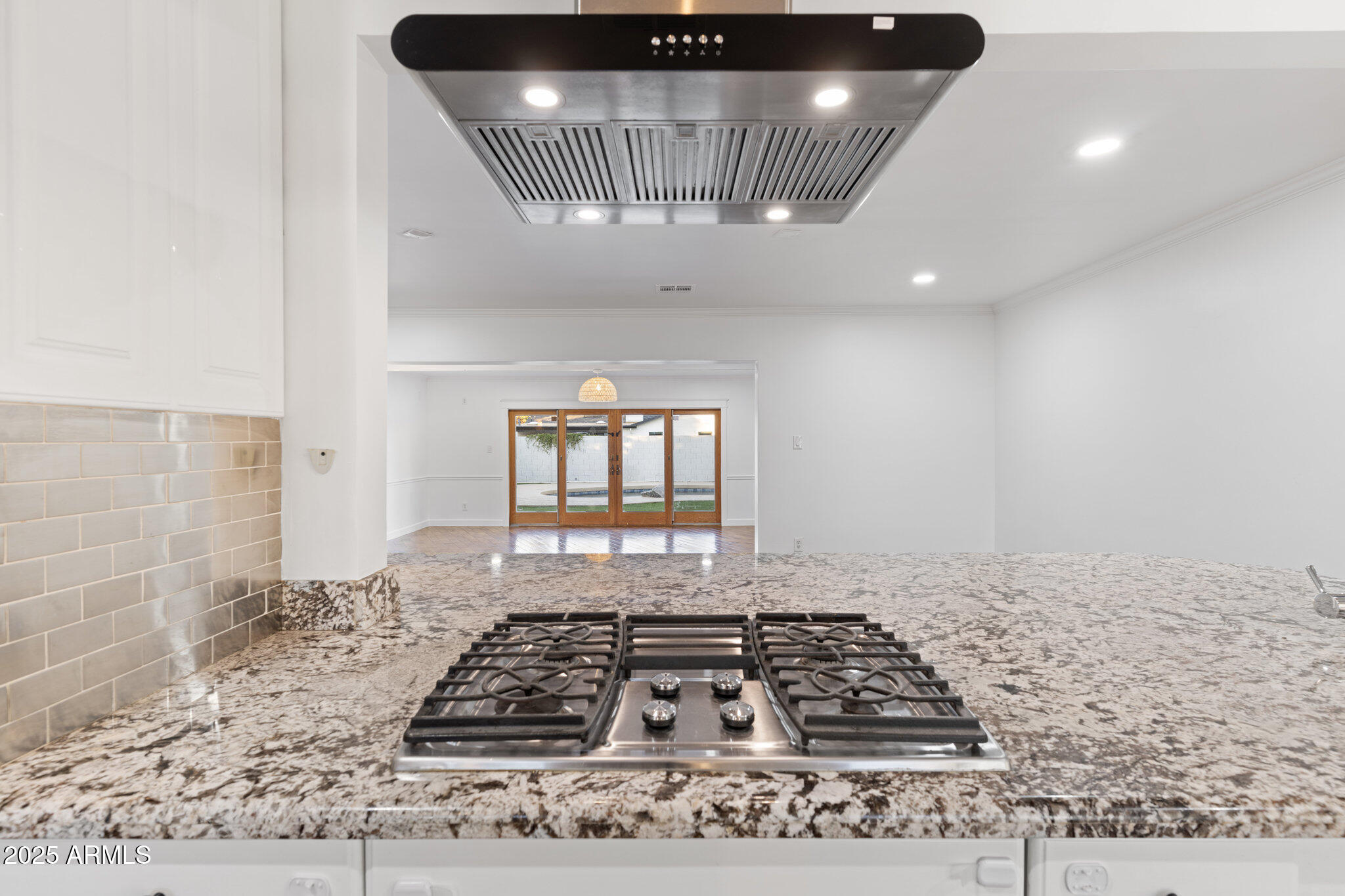 5328 E PINCHOT Avenue