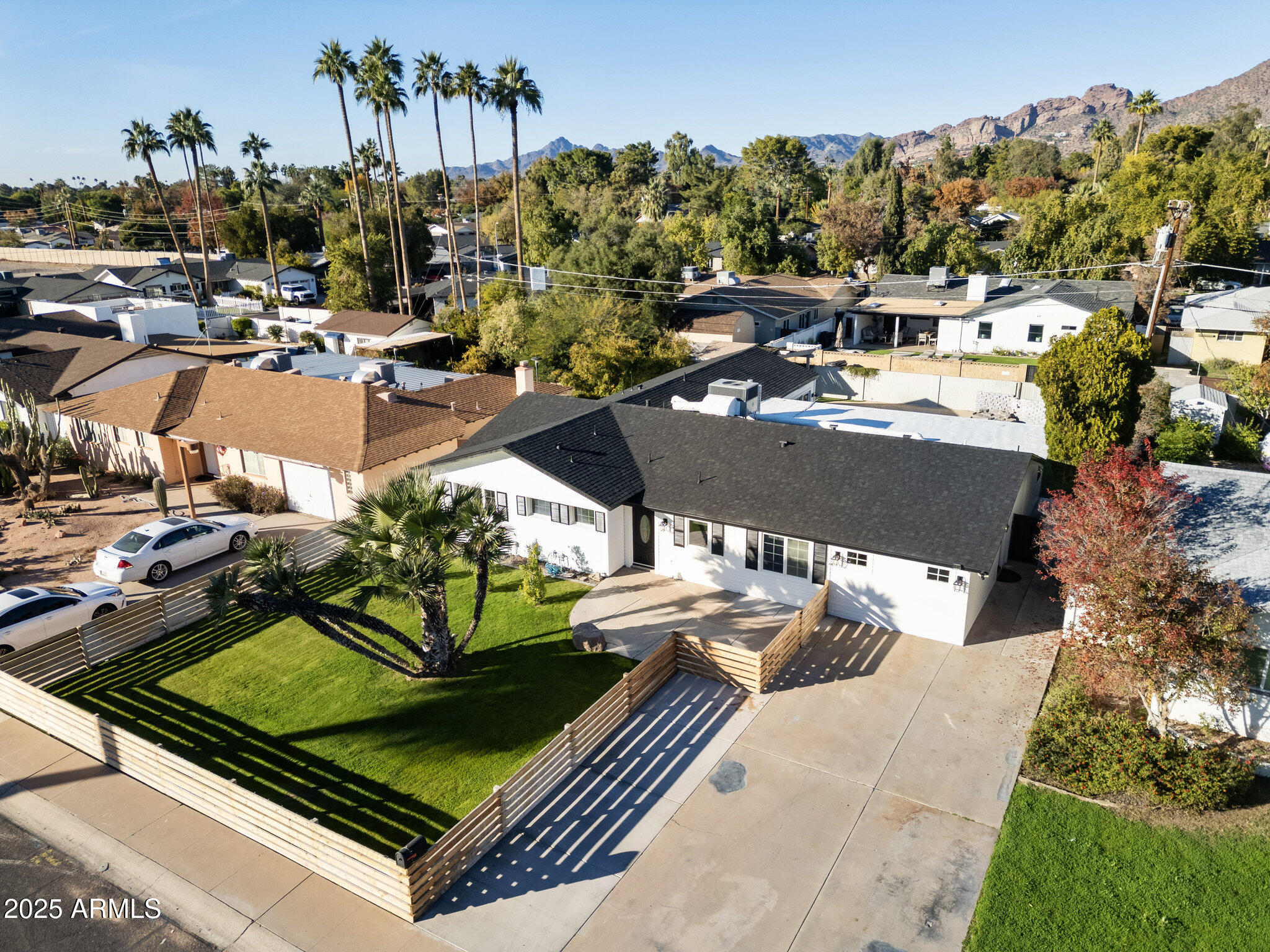 5328 E PINCHOT Avenue