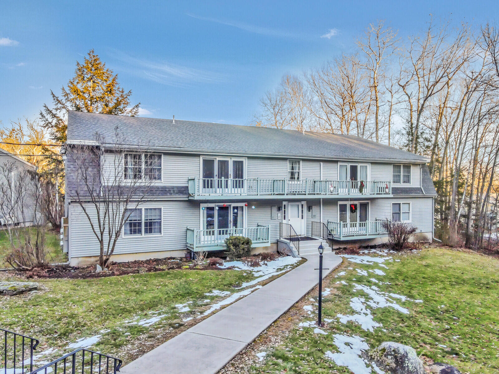 210 Evergreen Drive, 210