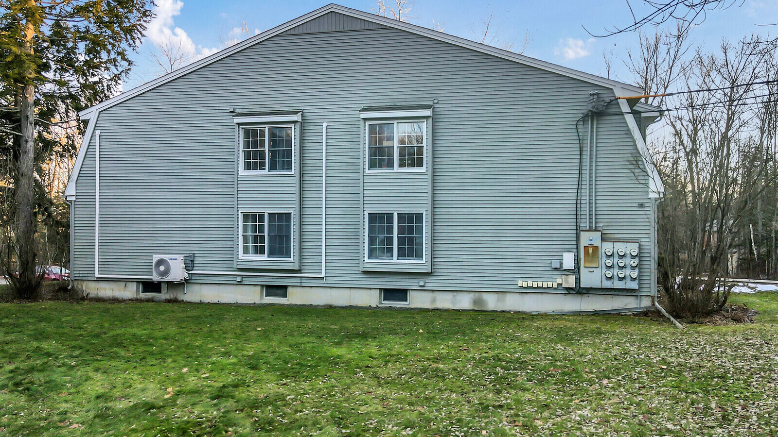 210 Evergreen Drive, 210