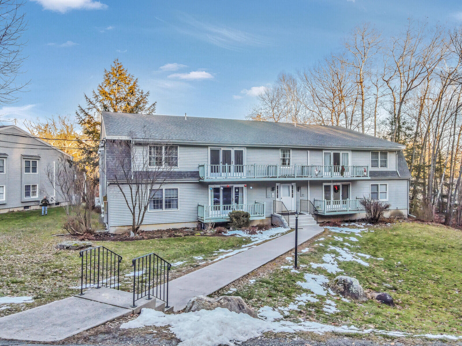 210 Evergreen Drive, 210
