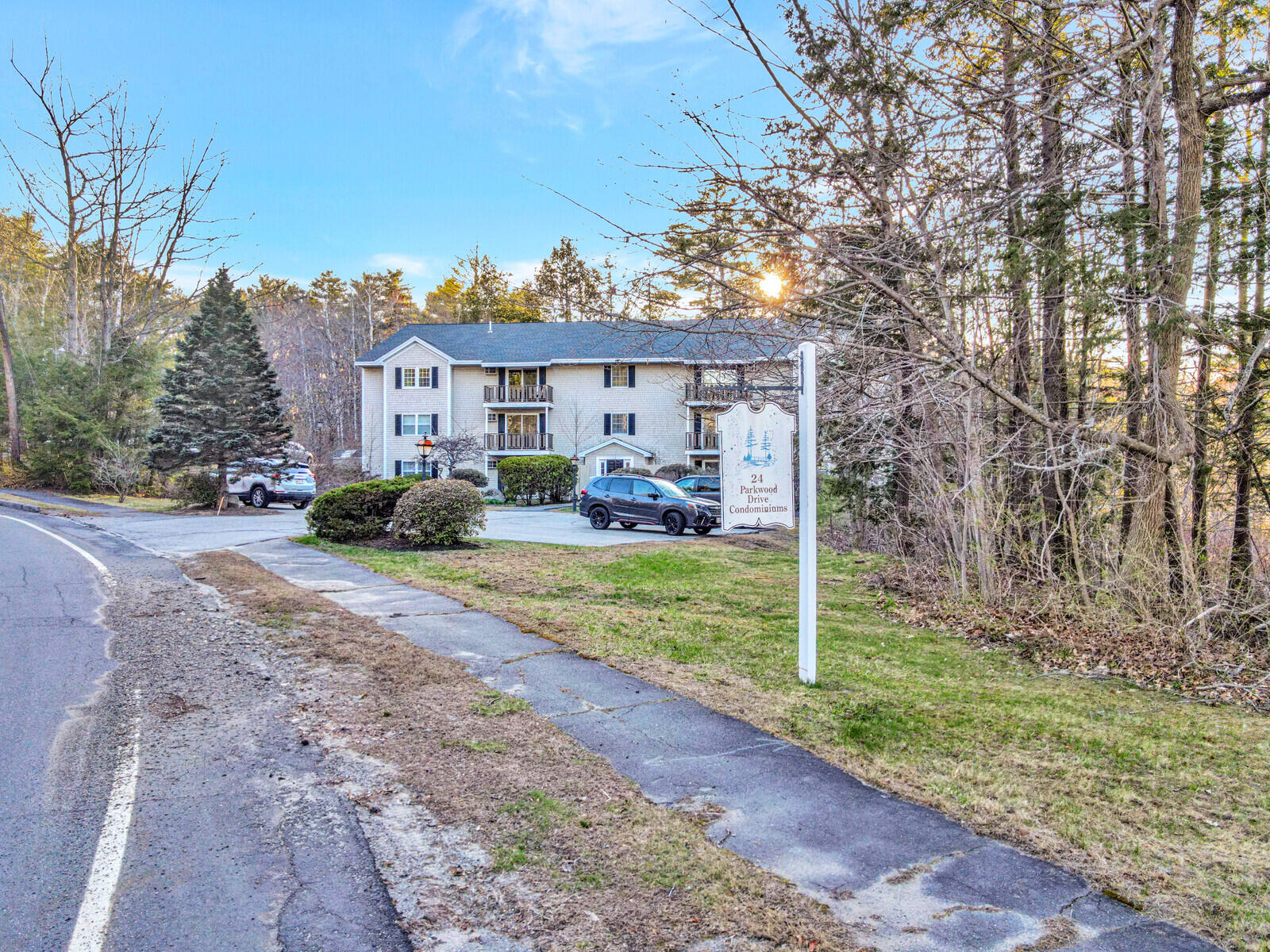 24 Parkwood Drive, 3