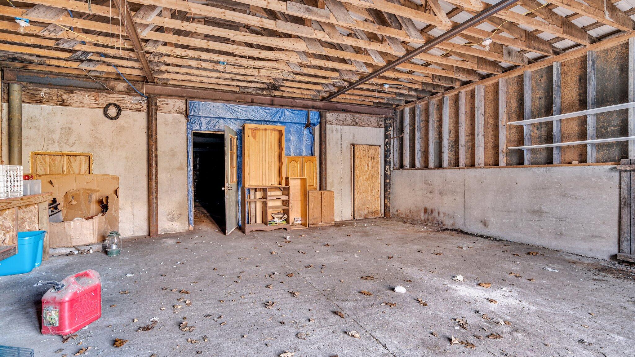 901 East Pond Road