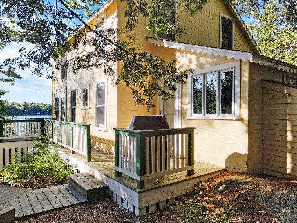 12 Horseshoe Island