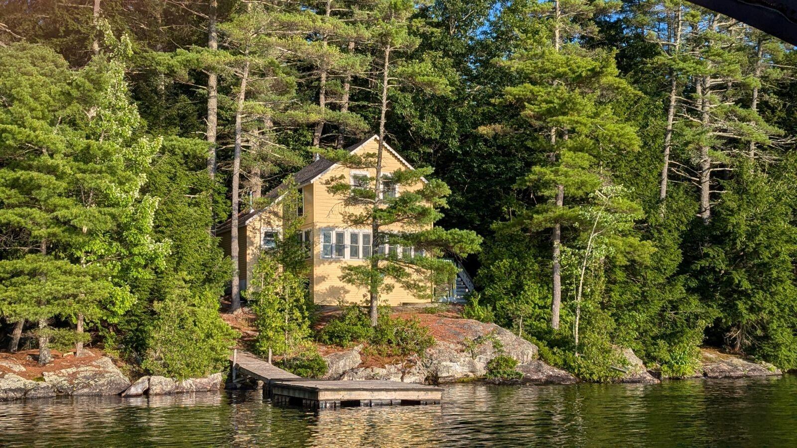 12 Horseshoe Island