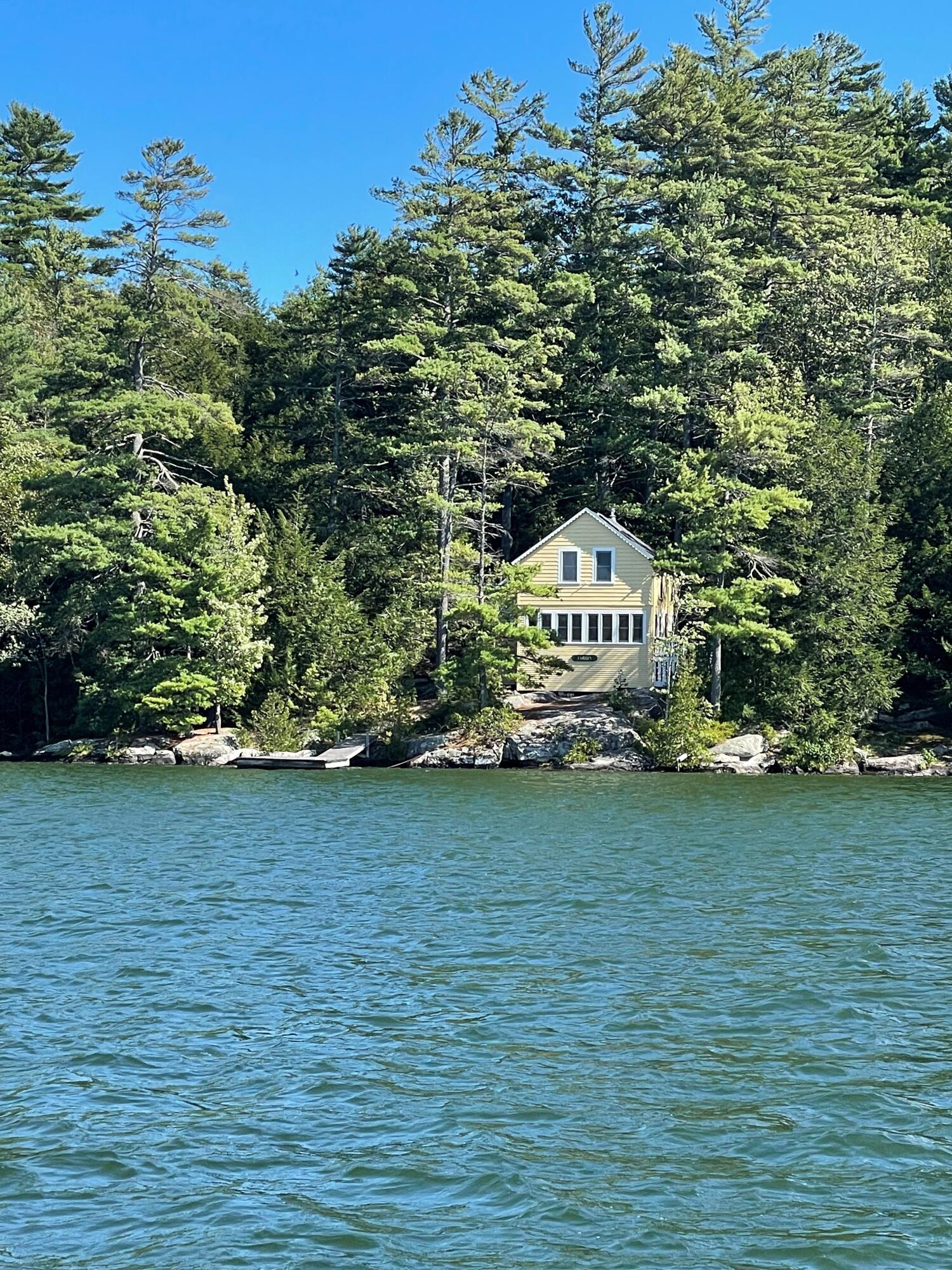 12 Horseshoe Island