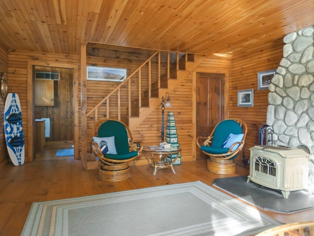 12 Horseshoe Island