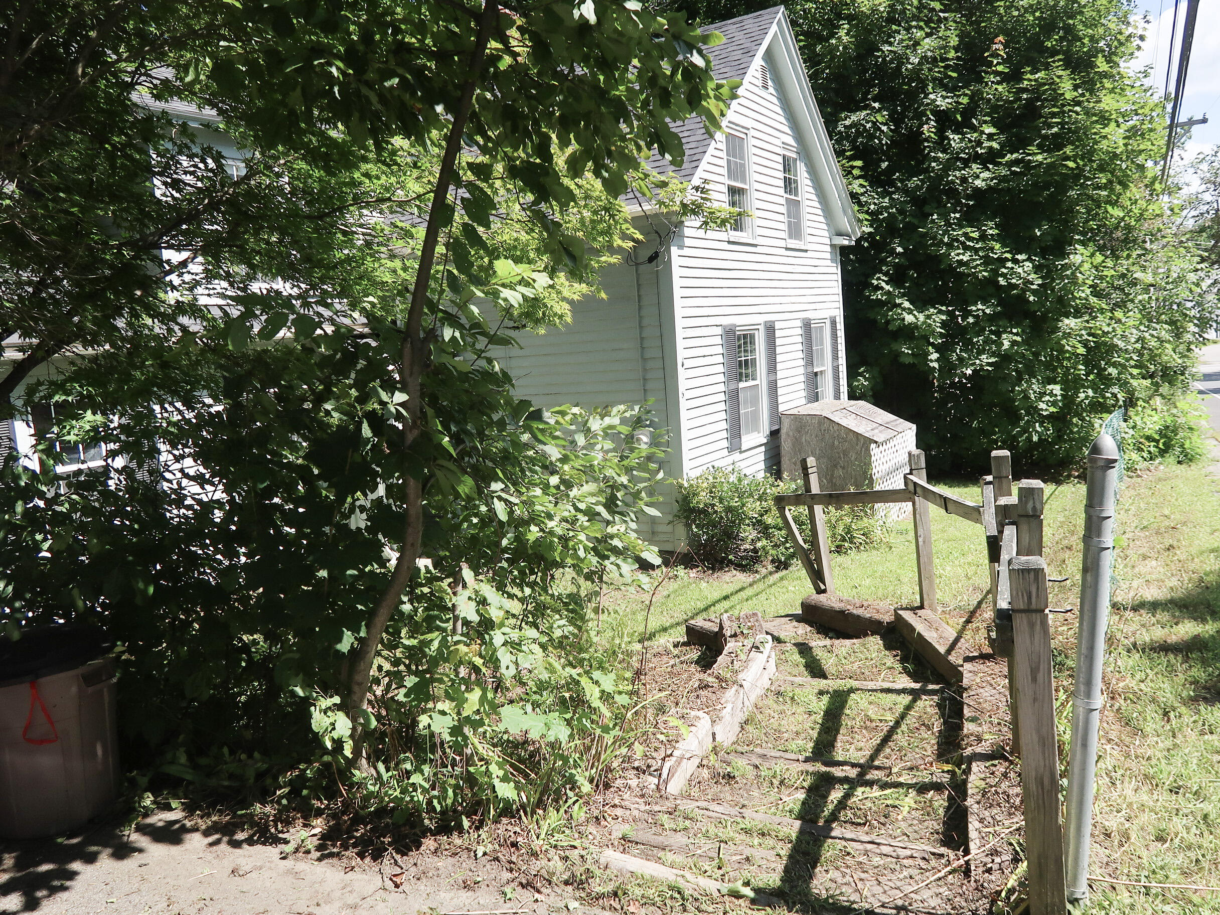 5 Maple Street