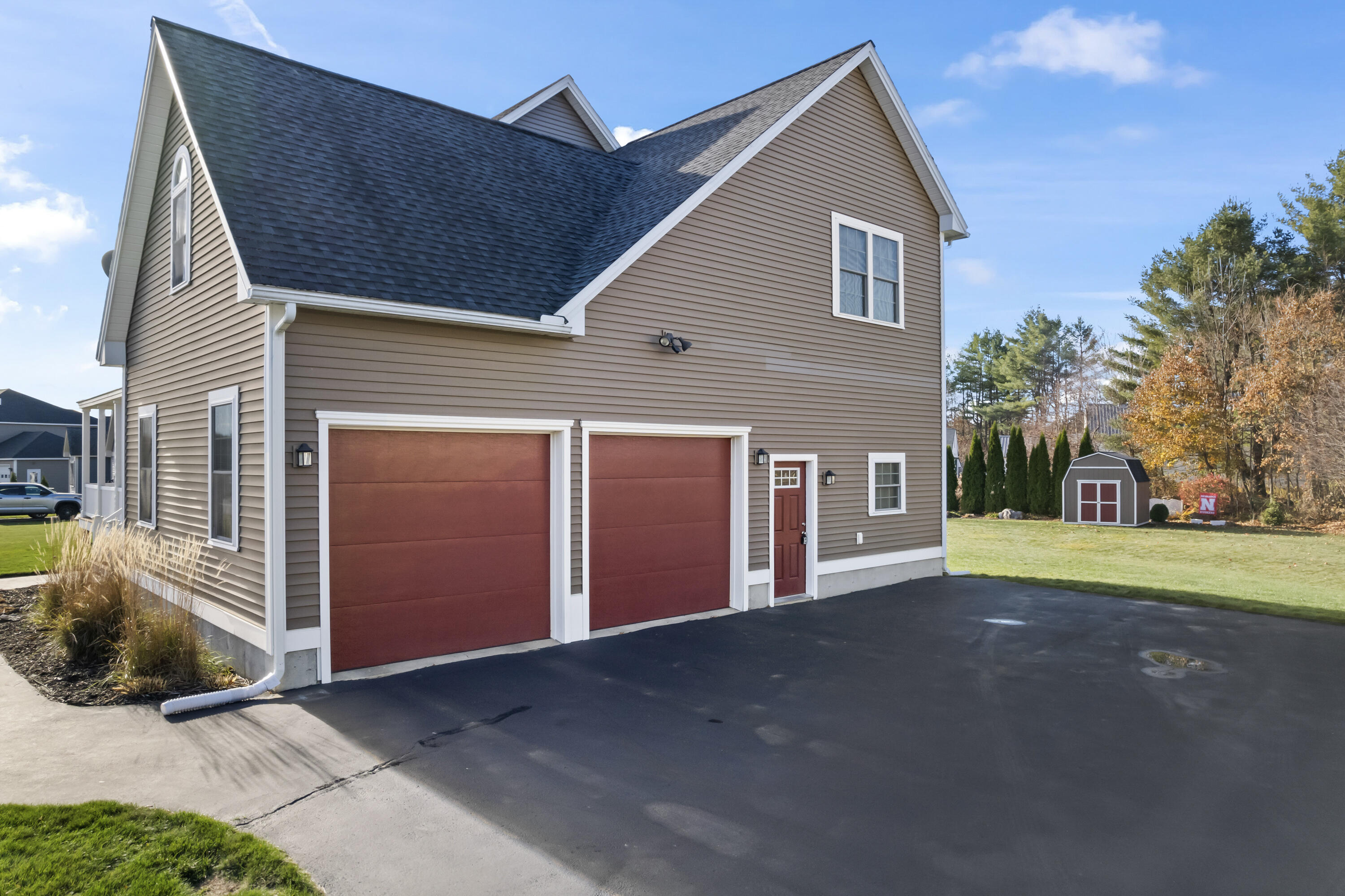 10 Fieldstone Drive