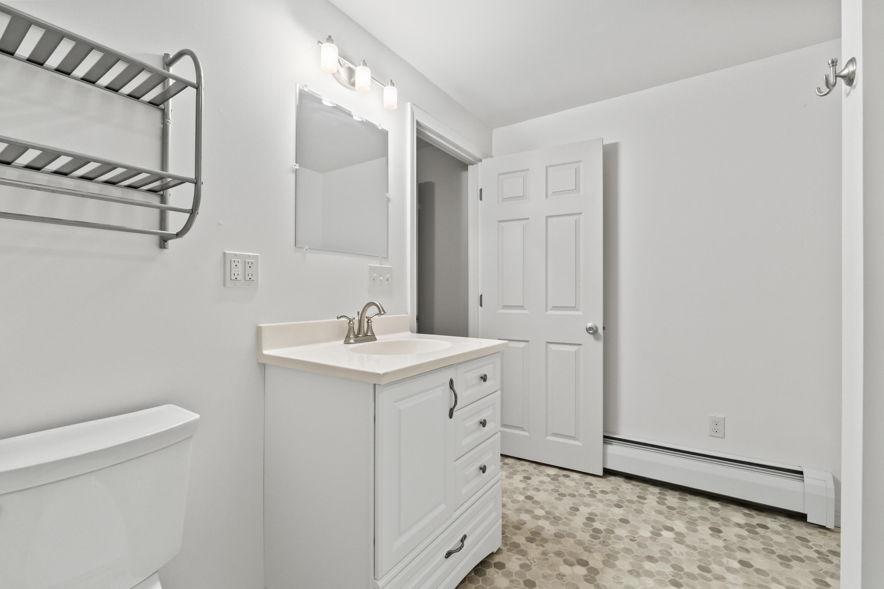 10 Fieldstone Drive