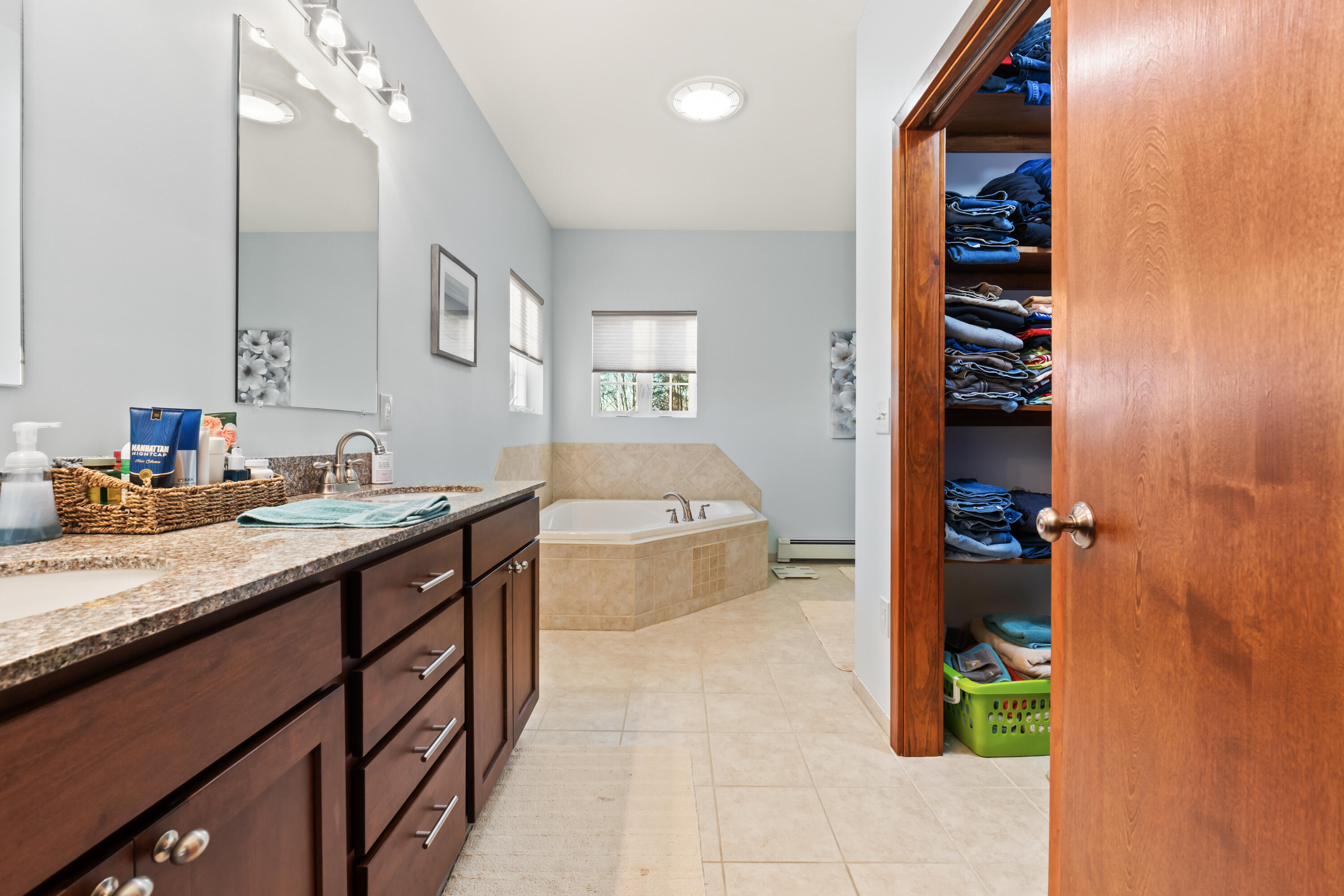 10 Fieldstone Drive