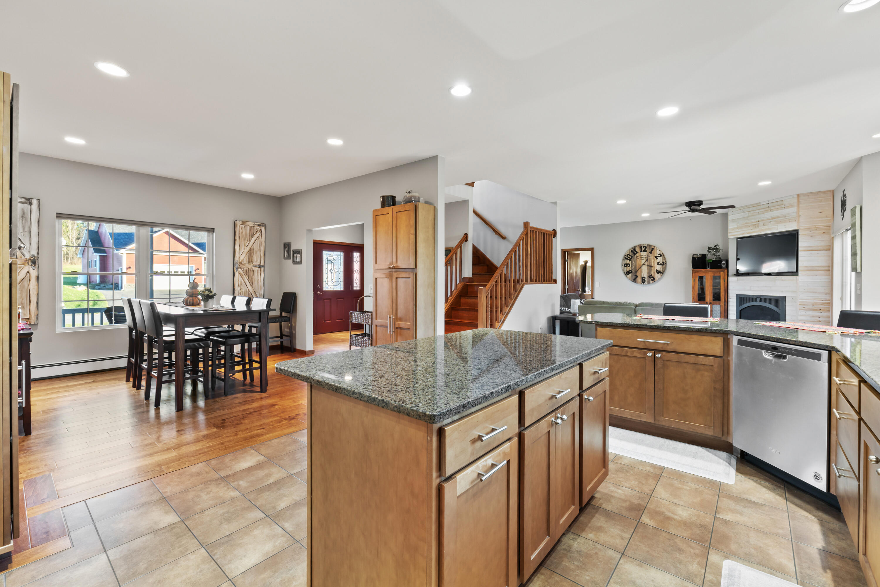 10 Fieldstone Drive