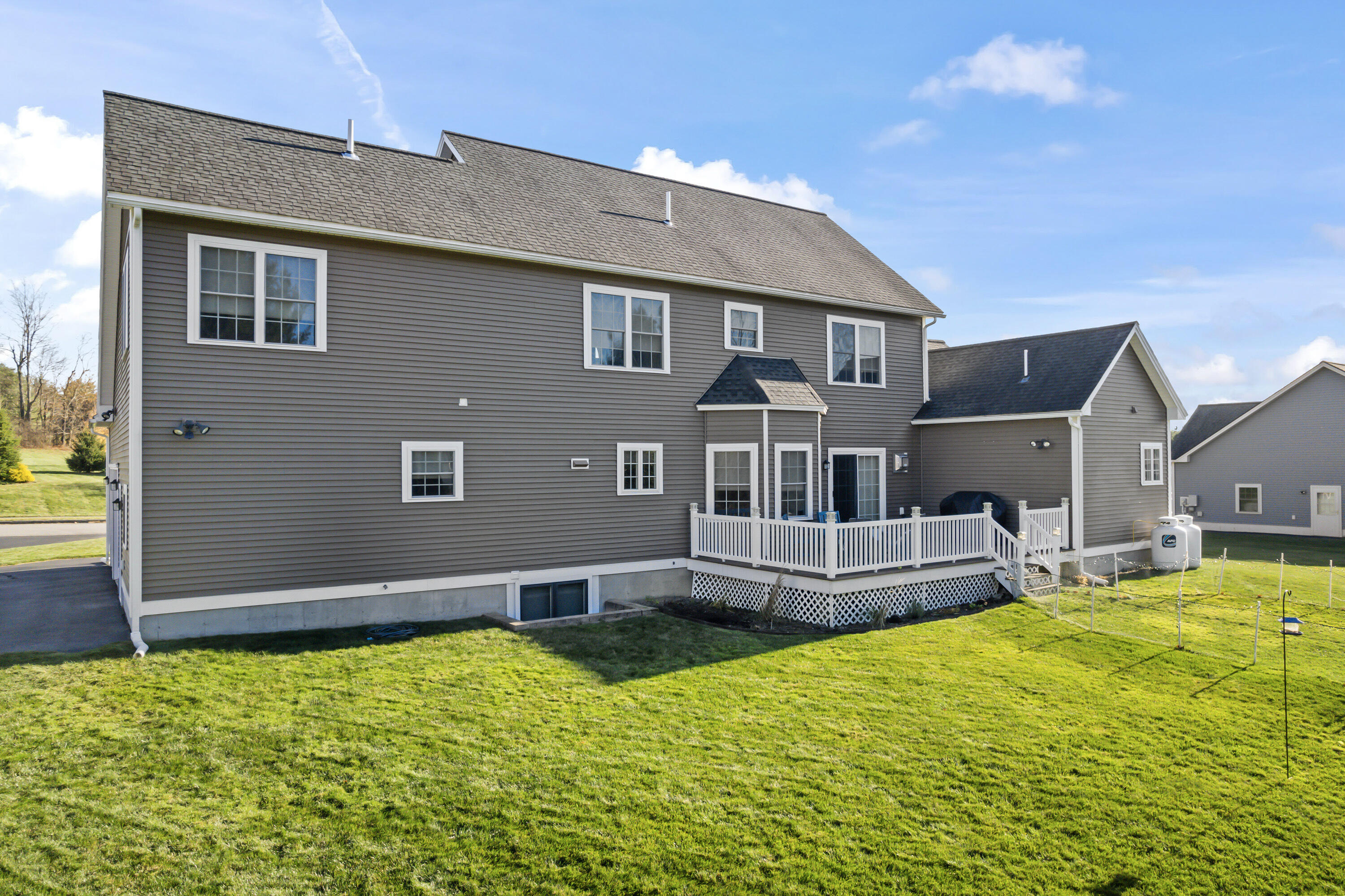10 Fieldstone Drive