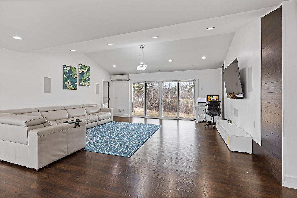 68 Fieldstone Drive