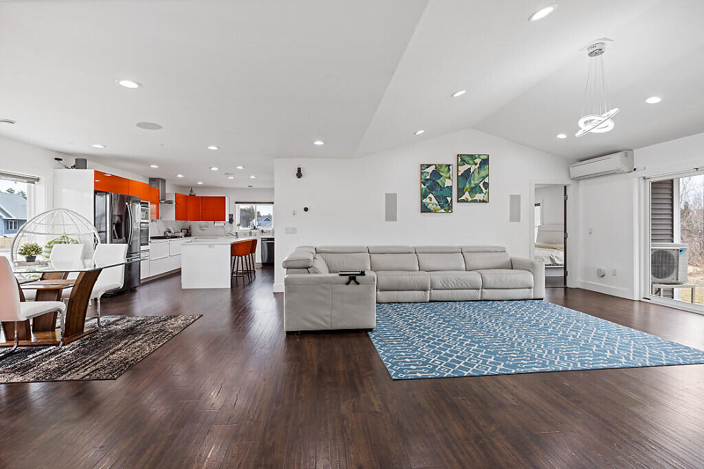 68 Fieldstone Drive