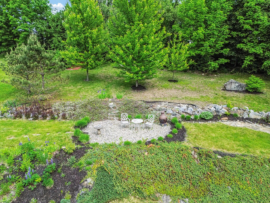 23 Fieldstone Drive