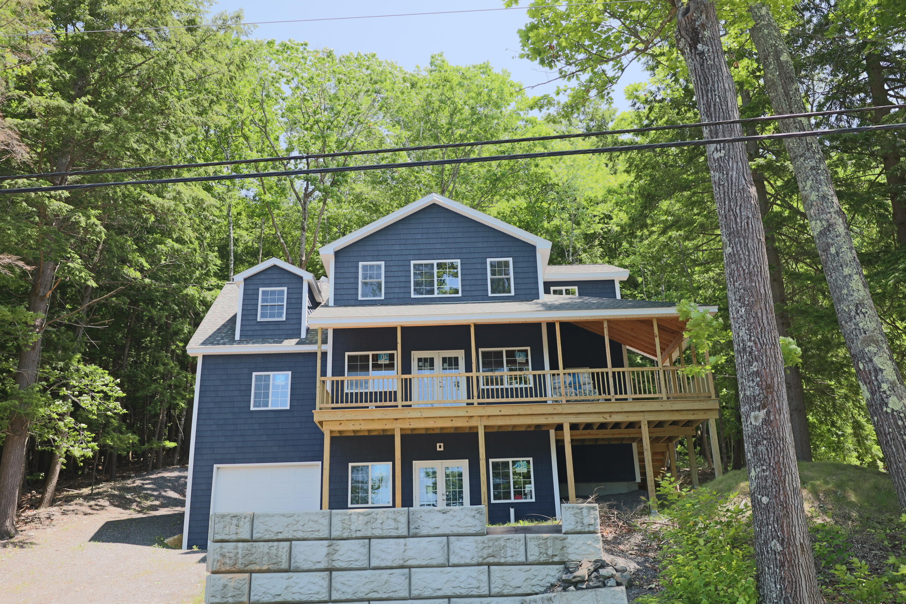 464-467 Memorial Drive